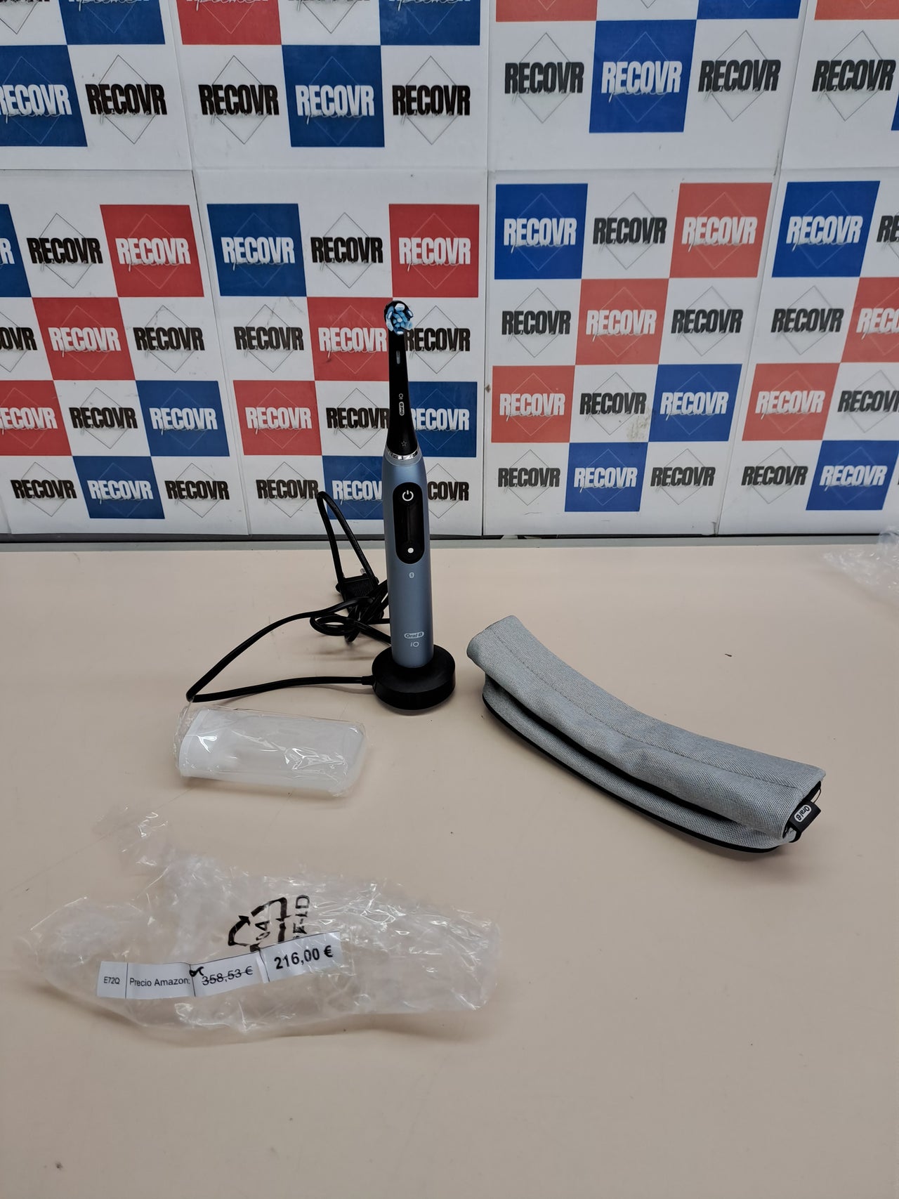 Oral-B iO 9 cepillo eléctrico con estuche cargador azul