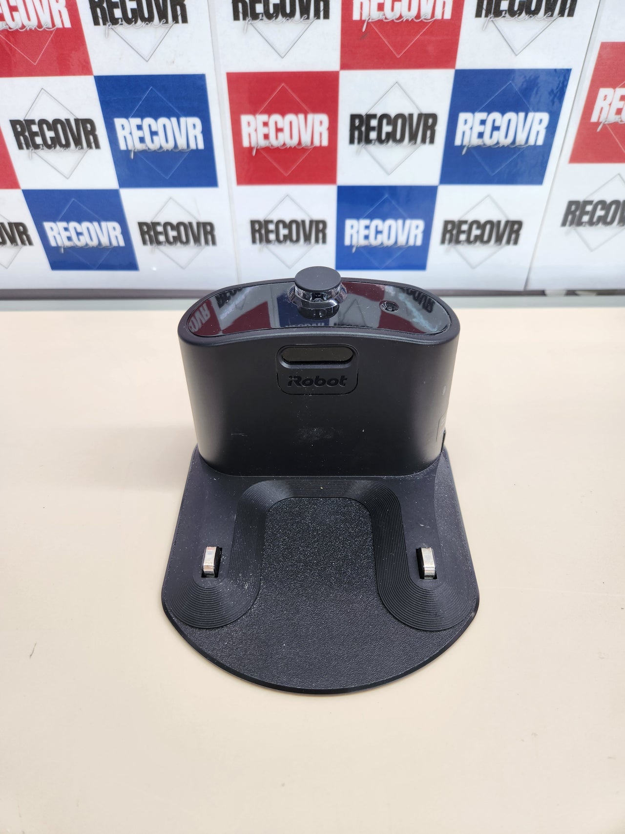 iRobot Roomba 697 - Aspiradora para Robot de Color Gris Claro, Negro se Adapta a Amazon Alexa, se Adapta a Google H