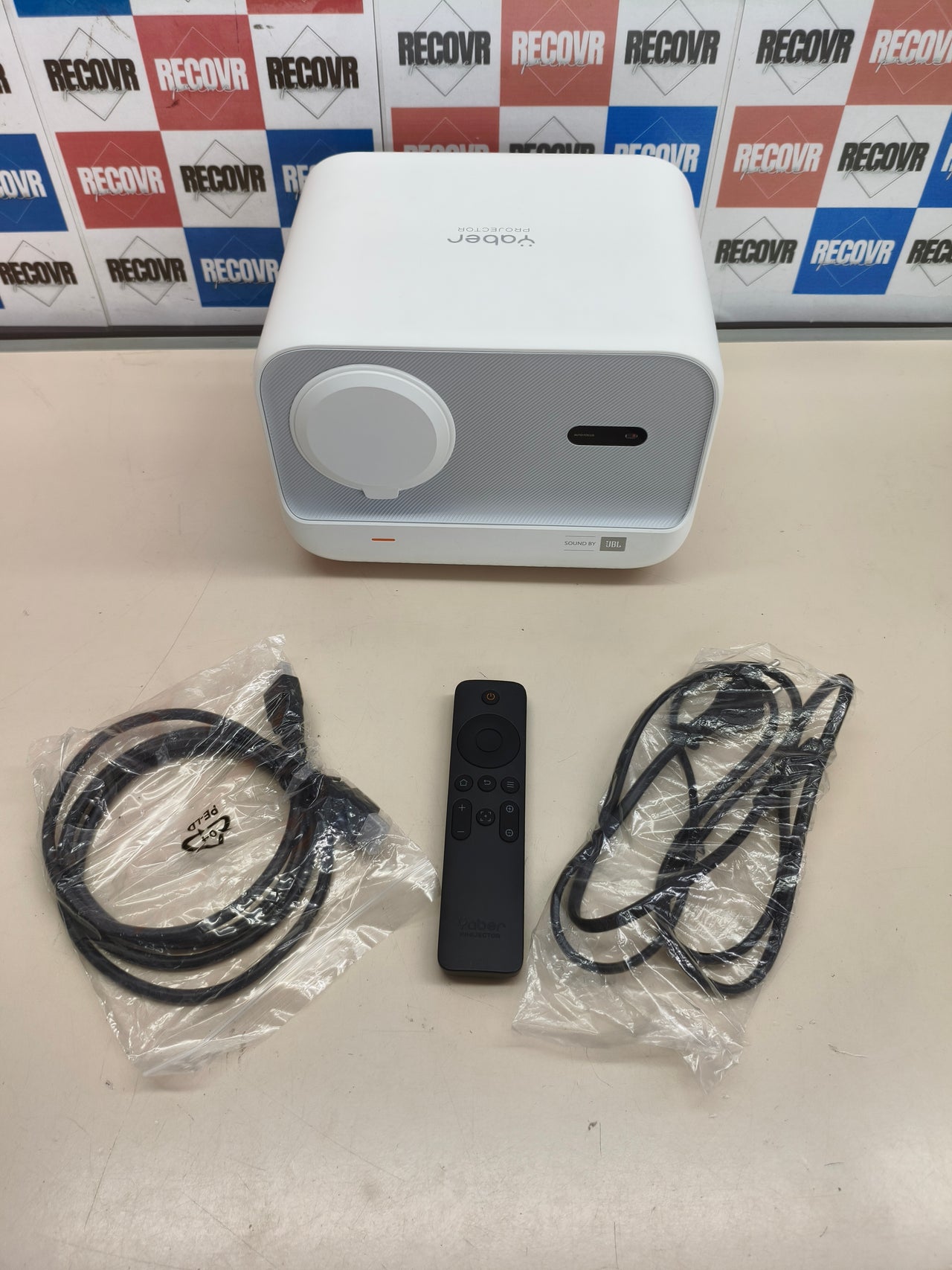 Proyector portátil YABER Full HD con WiFi 6