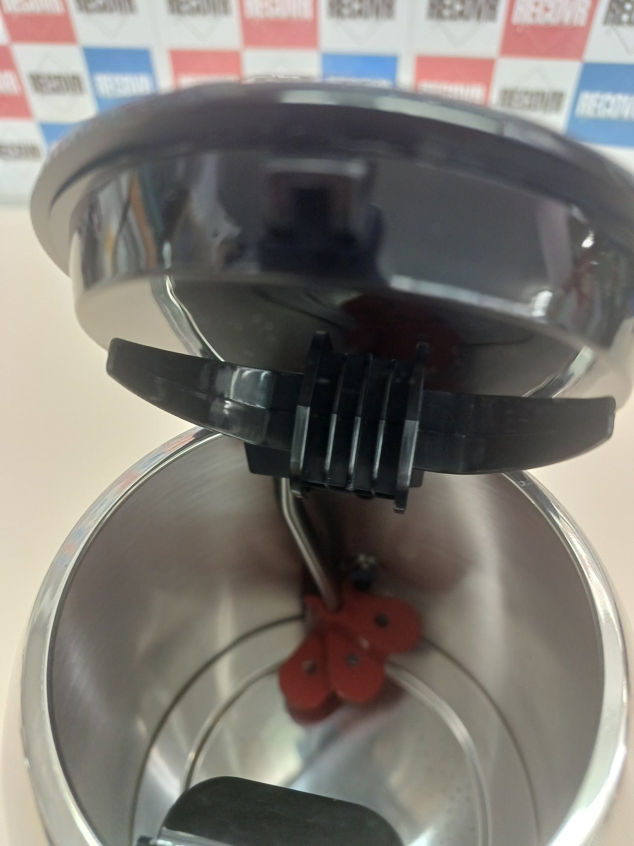 Hervidor eléctrico 1.7L 2400W acero inox Victory Russell Hobbs