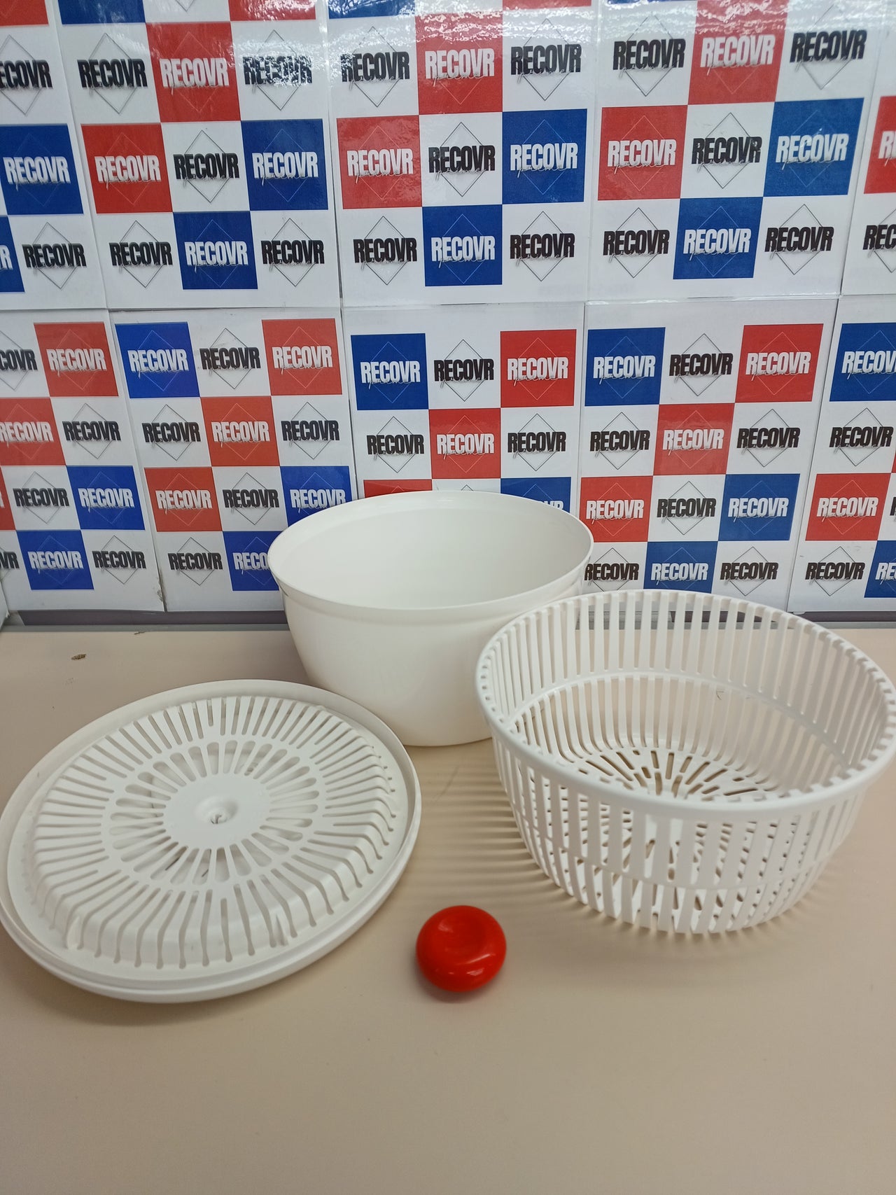 Escurridor para ensaladas y verduras con manivela, diseño Innovador con rejilla de evacuación de agua y bol-ensaladera, eficaz y fácil de usar con el asa de tirar Moulinex Escurridor K10101