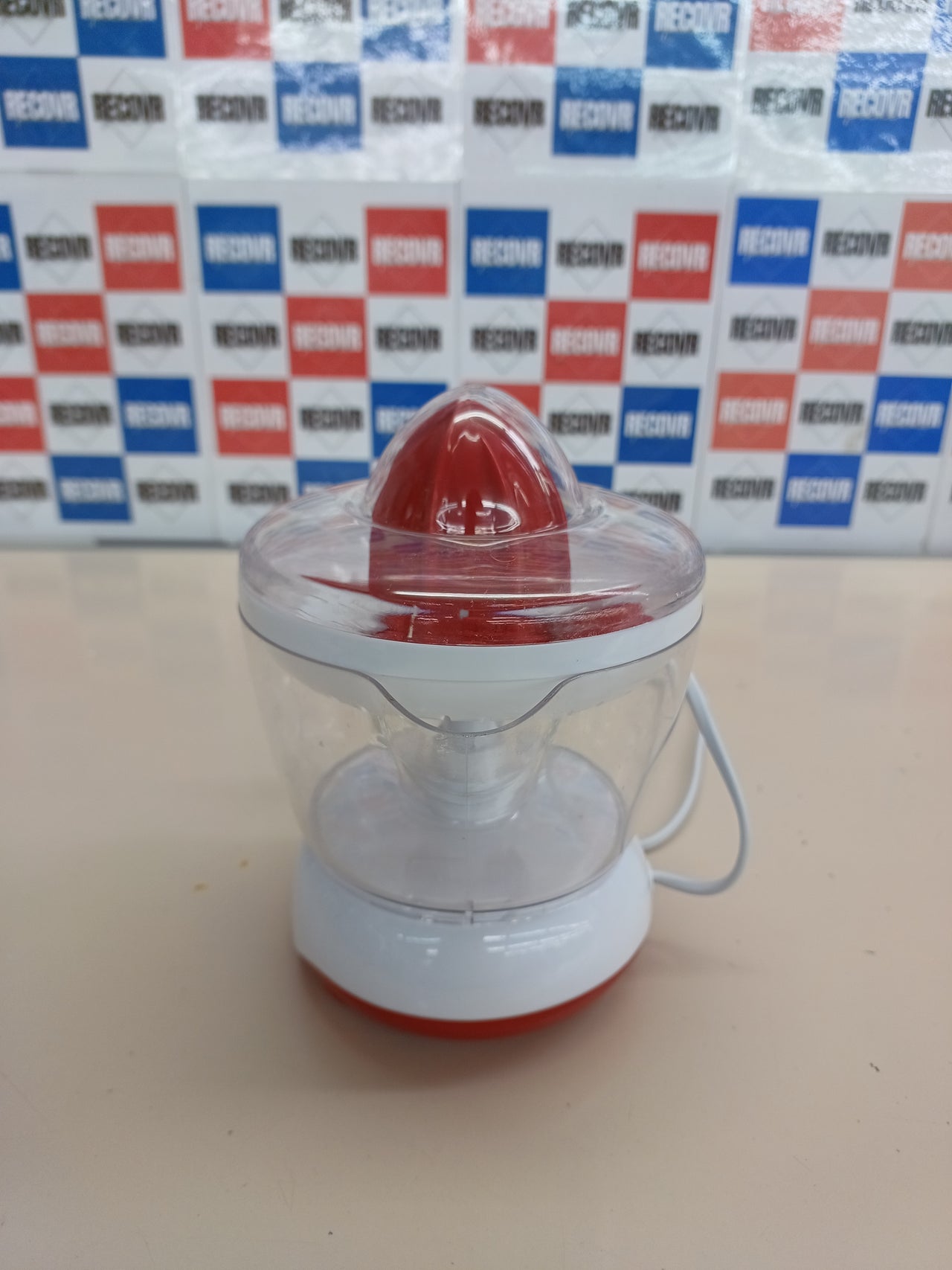 Exprimidor 25W 700 ml con doble copa GIRMI