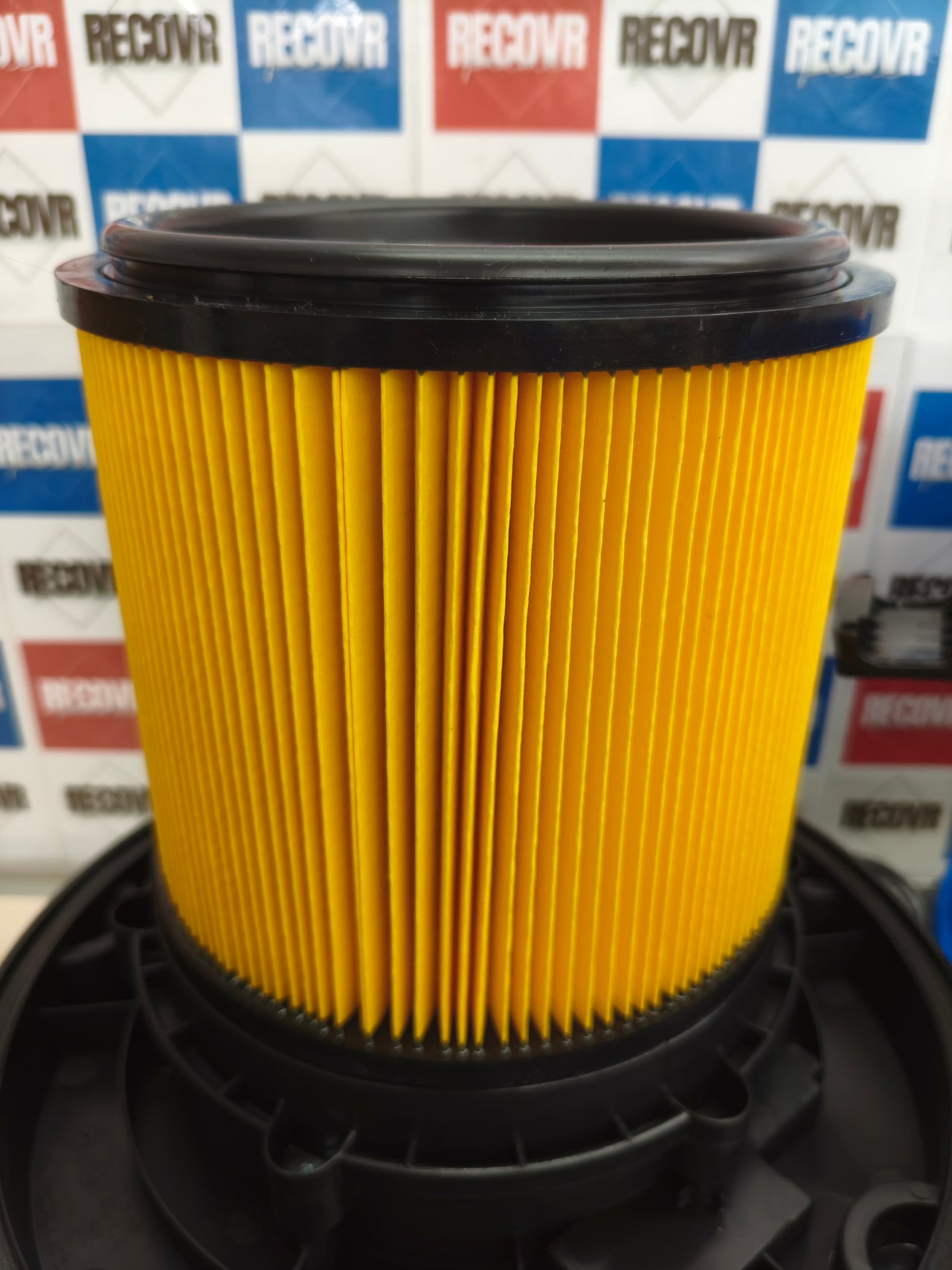 Aspirador multiusos para sólidos y líquidos de 20 litros