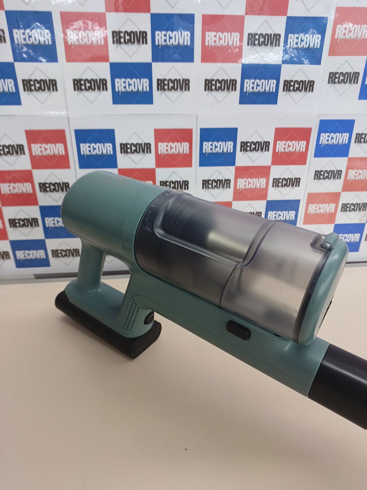Aspirador escoba inalámbrico ligero – Electrolux