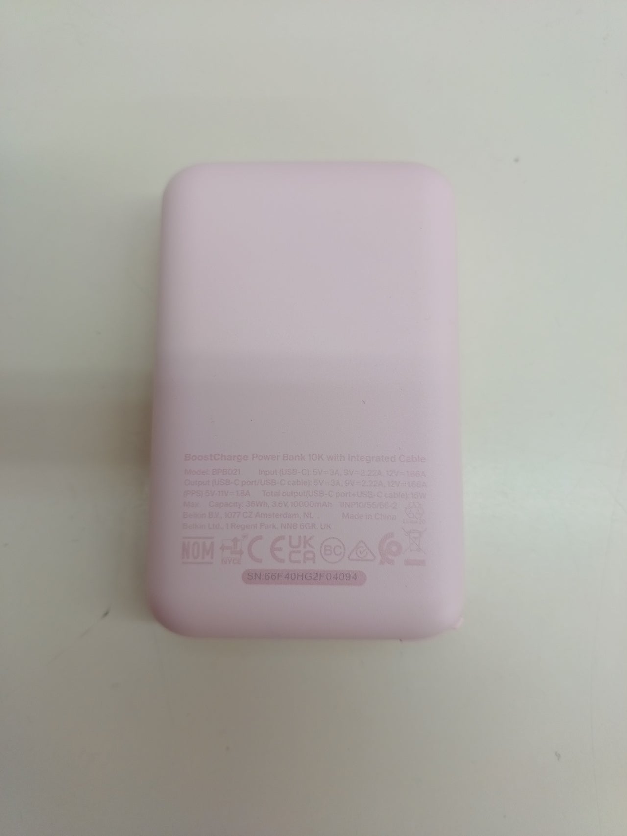 Powerbank 10 000 mAh con cable integrado PD 20W - Belkin