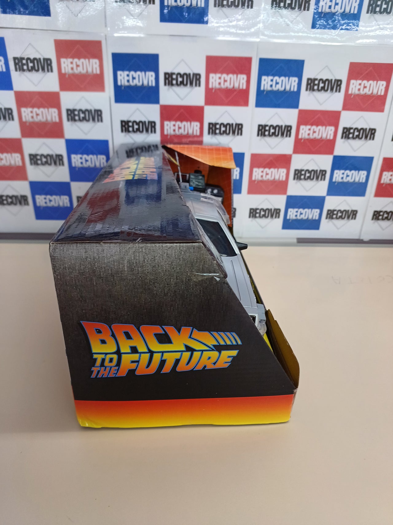 Delorean RC con turbo, luces, USB, desde 6 años.