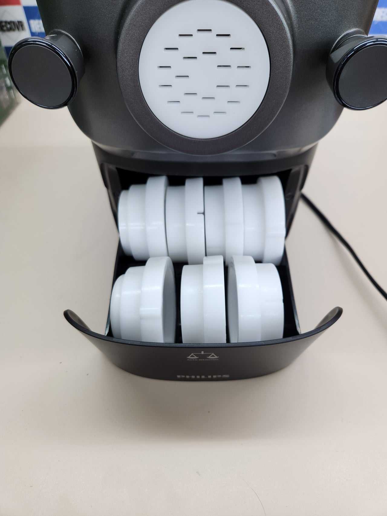 Máquina de pasta Philips Serie 7000 8 discos negra