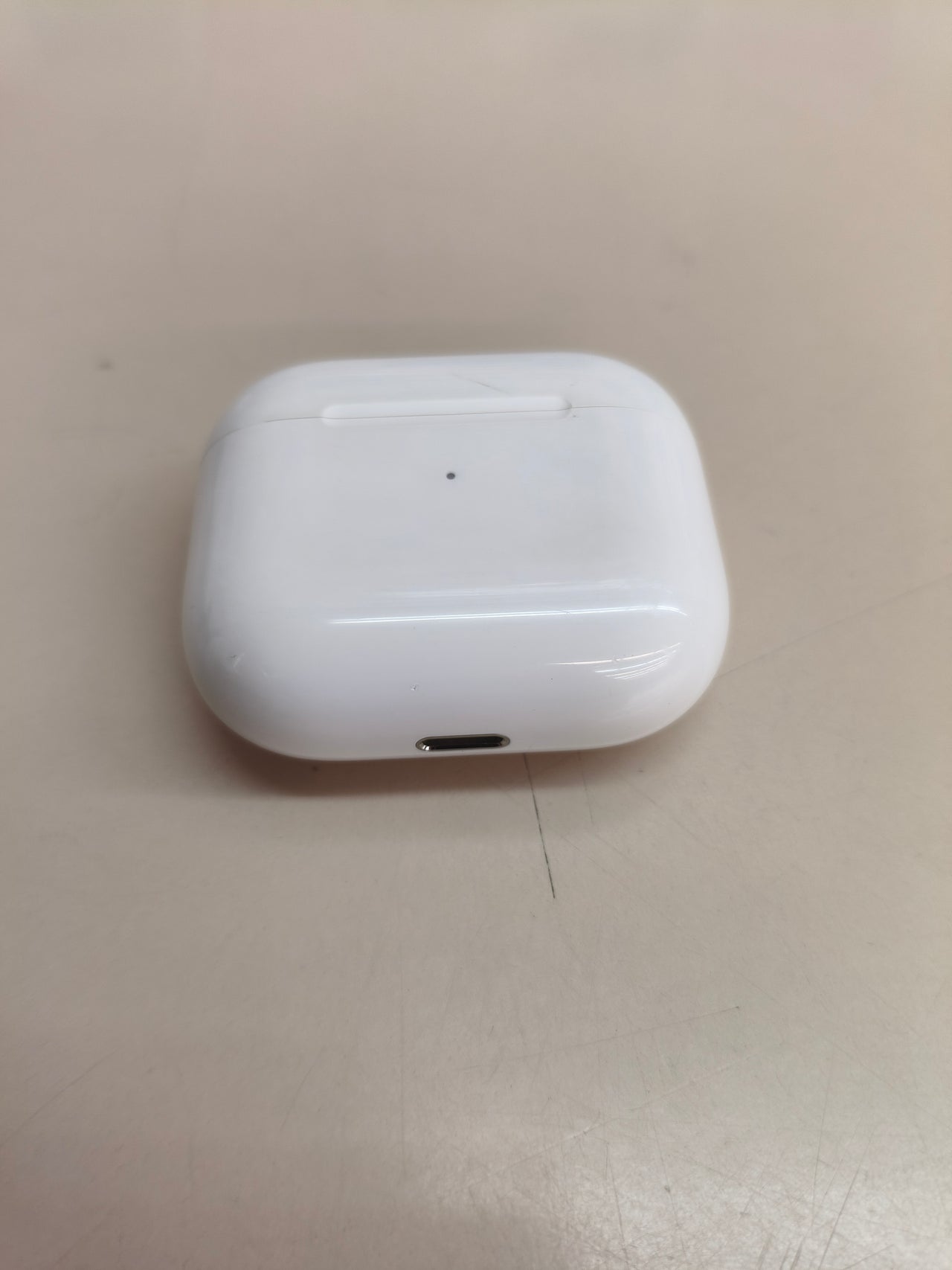 Apple AirPods 3.ª generación, estuche de carga Lightning