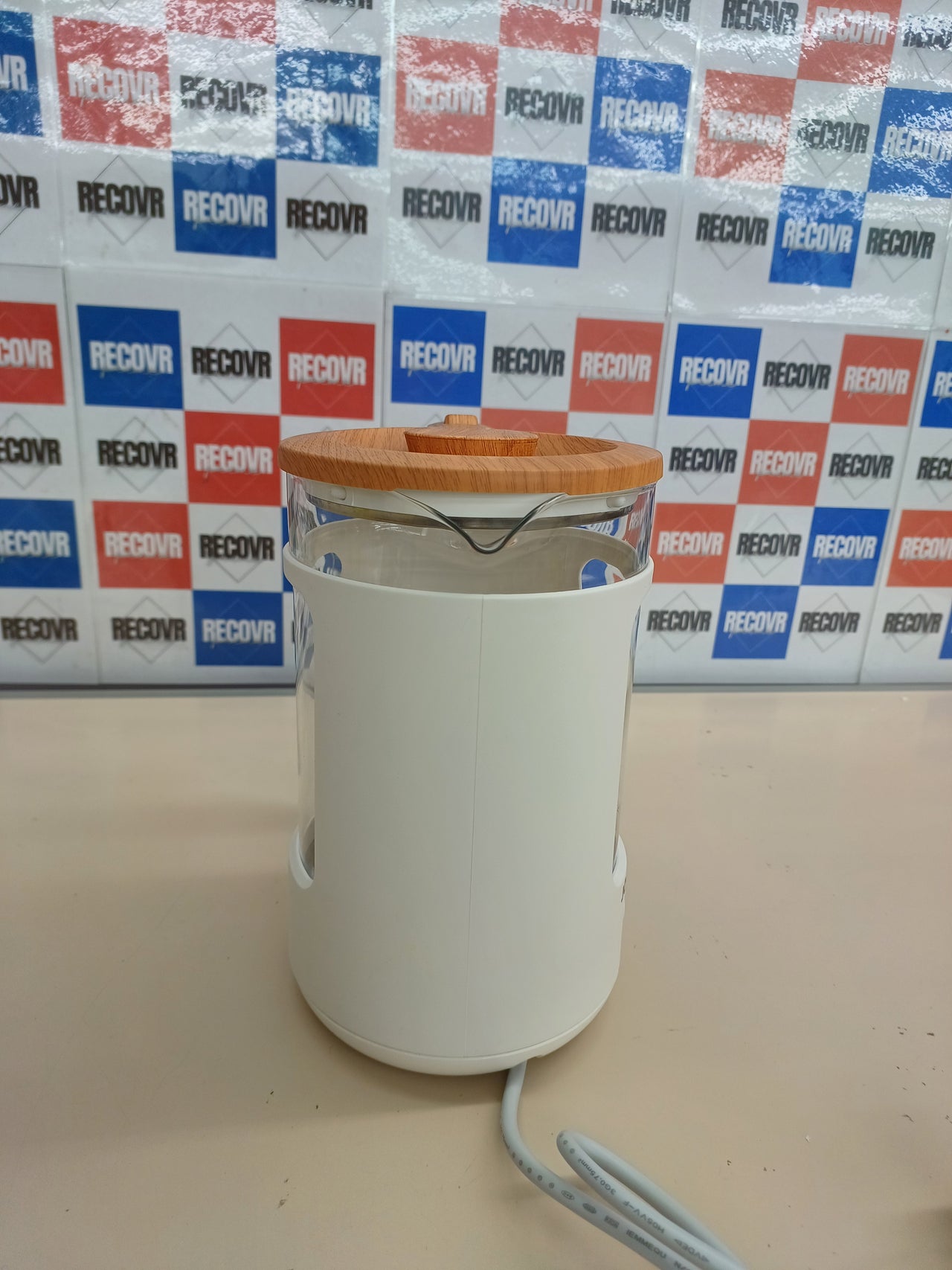 Hervidor 1,8 L cristal con base 360° JOCCA