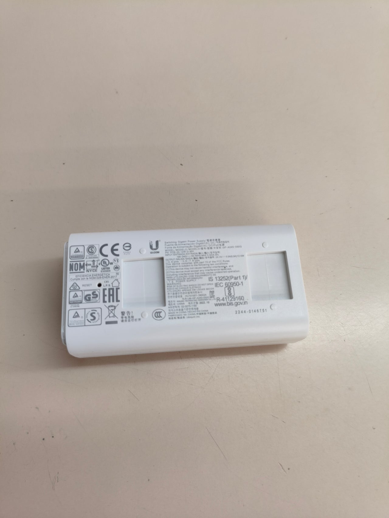 Ubiquiti POE-24-7W-G-WH, inyector PoE 24V 7W Gigabit