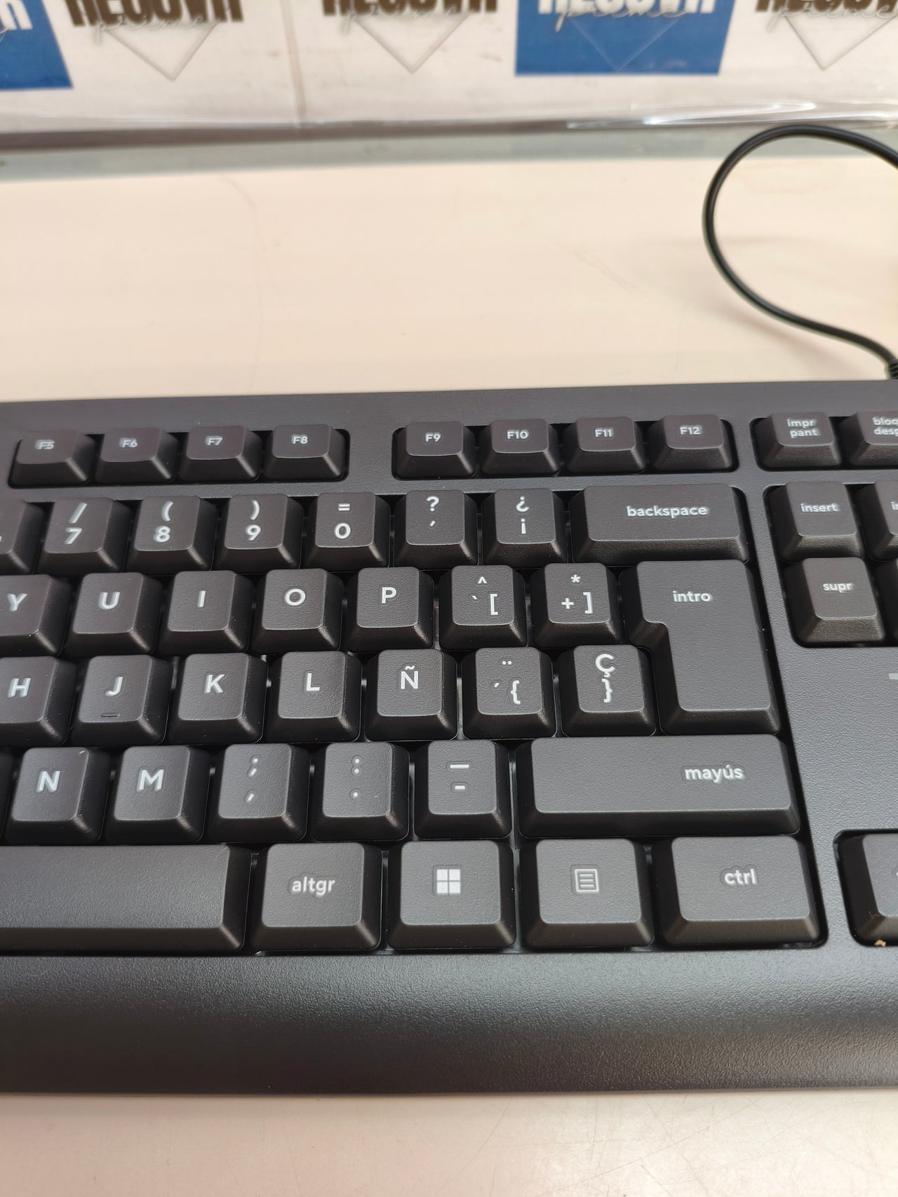 Teclado con cable Trust Taro, QWERTY español, negro
