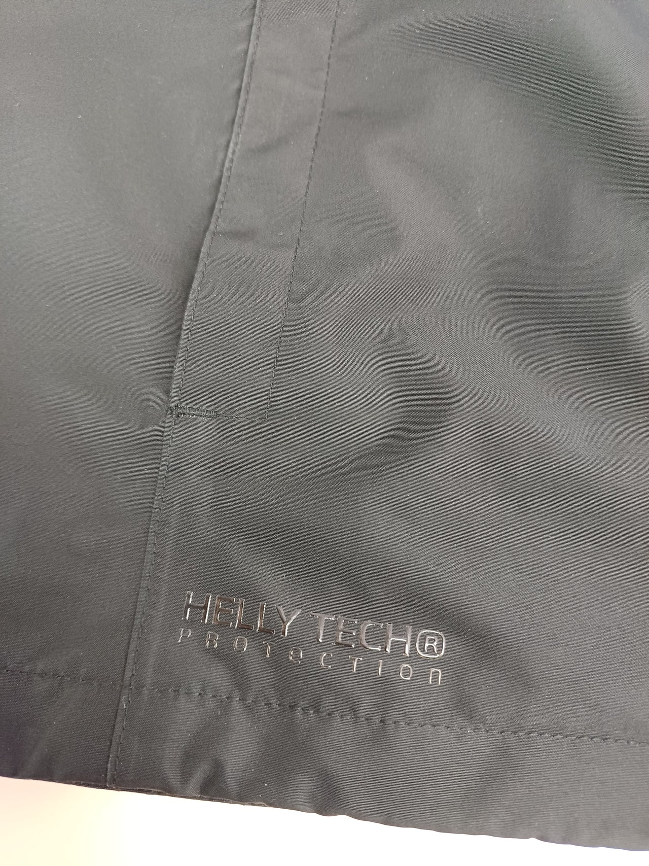 Chaqueta Impermeable talla M regular para Hombre con Helly Tech – Ideal para Uso Diario y Actividades Marítimas