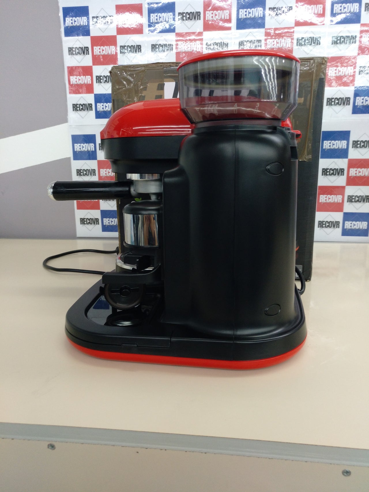 Ariete 1318 Cafetera Espresso Moderna con Molinillo de Café Integrado, 15 Bares De Presión, 0.8 Litros, Apagado Automático, Depósito Molinillo 250 g, Color Rojo