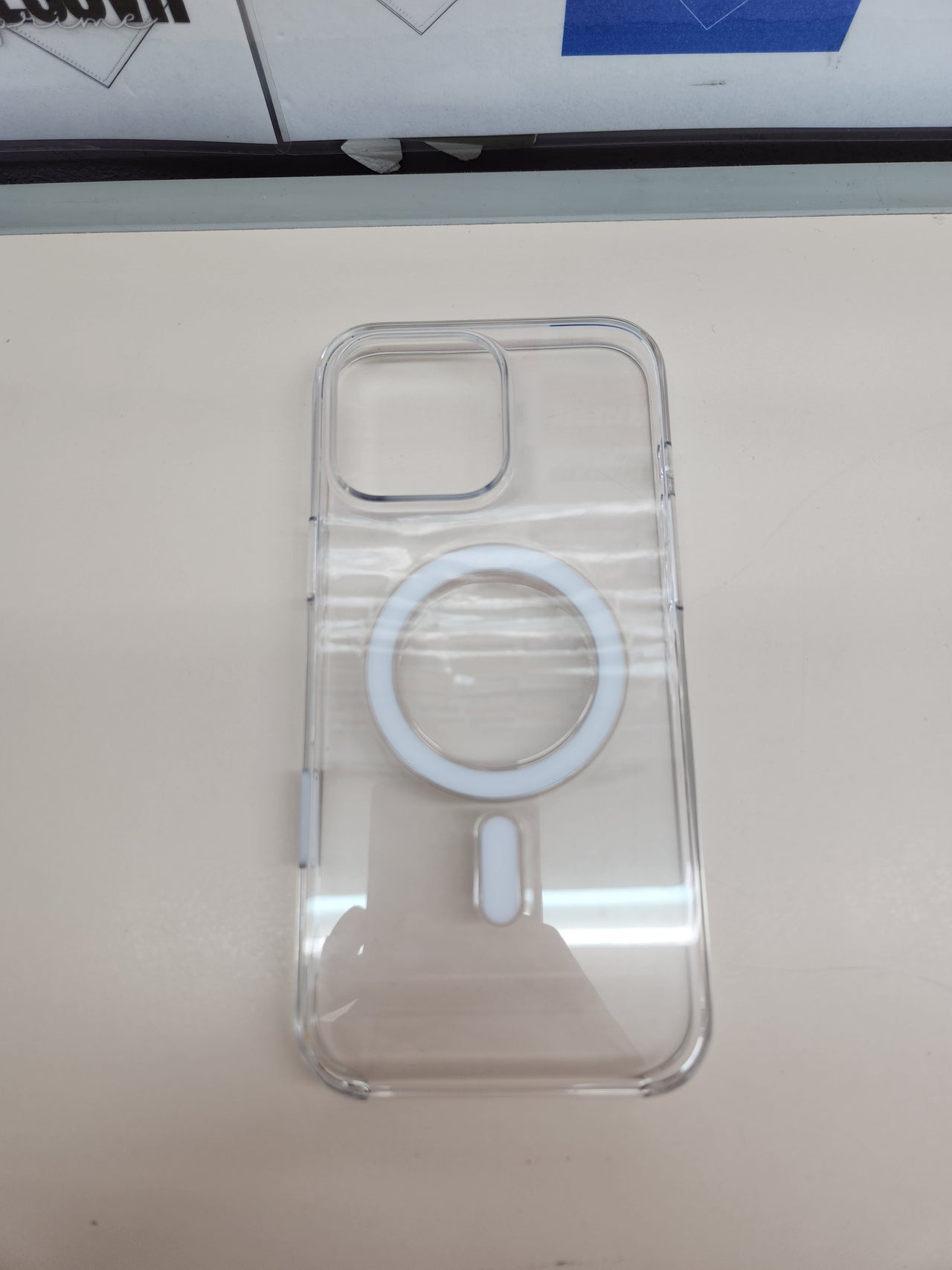 Funda transparente MagSafe iPhone 16 Pro Max Apple