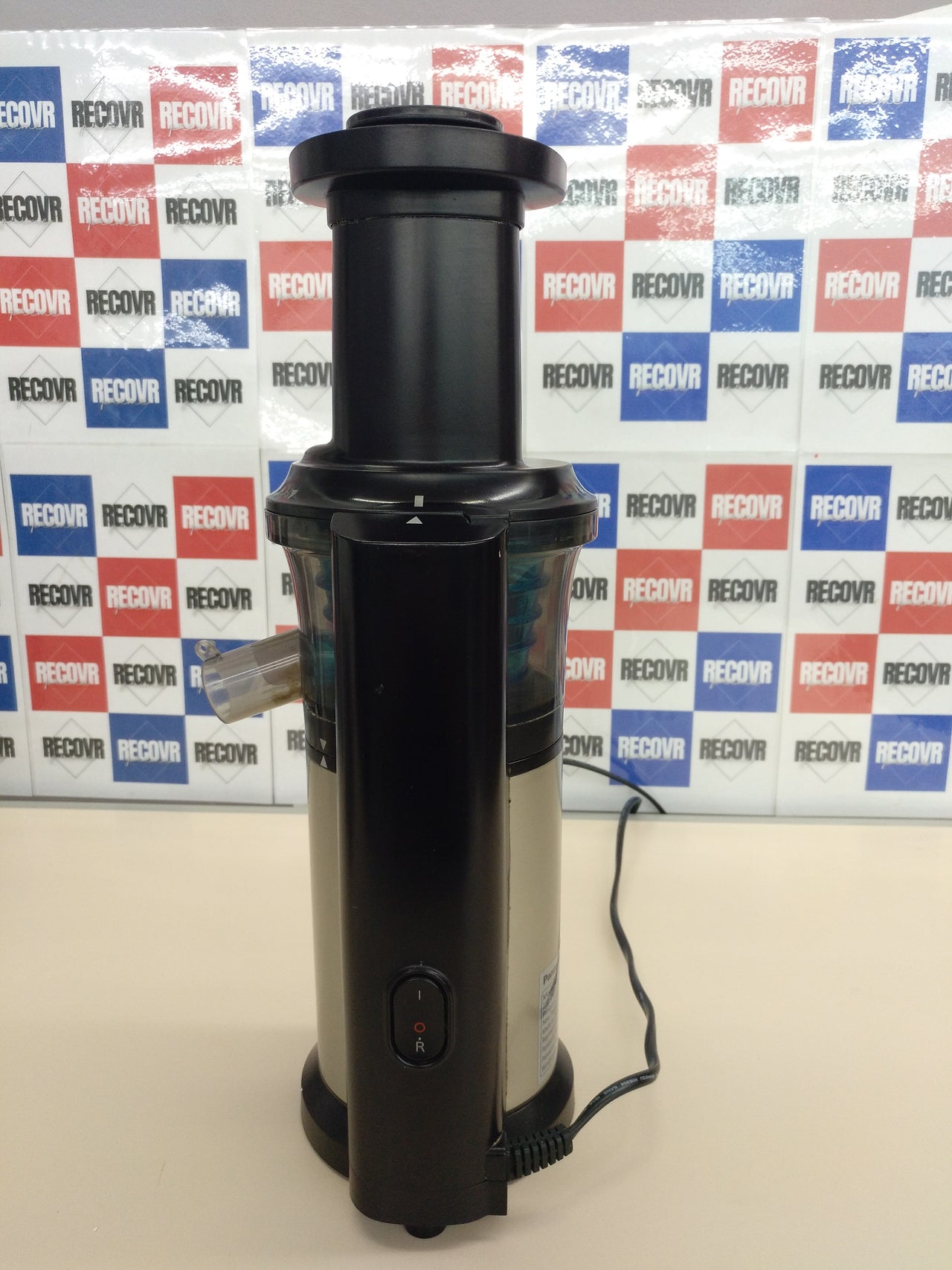 Panasonic MJ-L500 Exprimidor de velocidad lenta, 150 W, 1.3 litros, 2, Gris (Versión Importada)