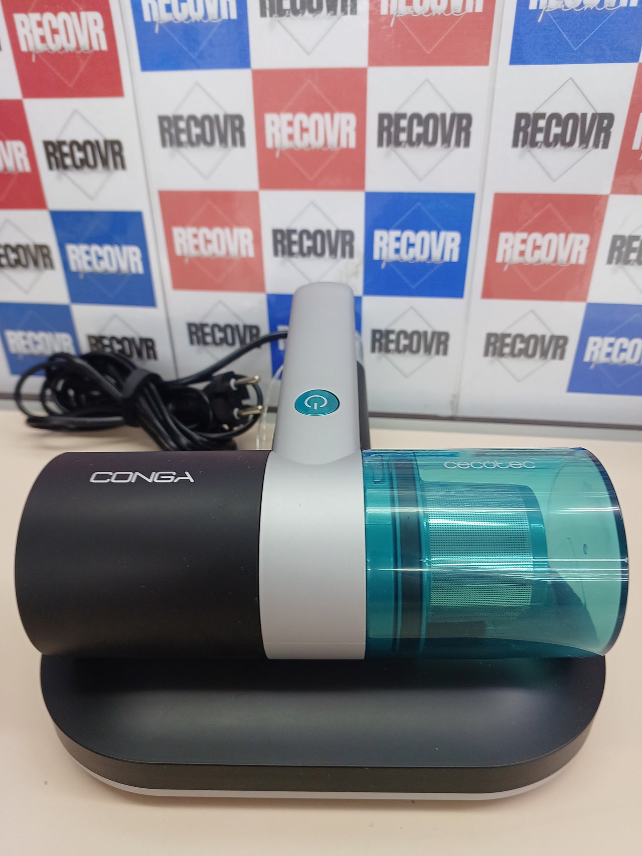 Aspirador Colchones 300W Tapicerías Conga Rockstar 3000 Mattress.  10 kPa, Luz Ultravioleta UV-C, Tecnología con Cepillo Motorizado, Tecnología de Aire Caliente Cecotec