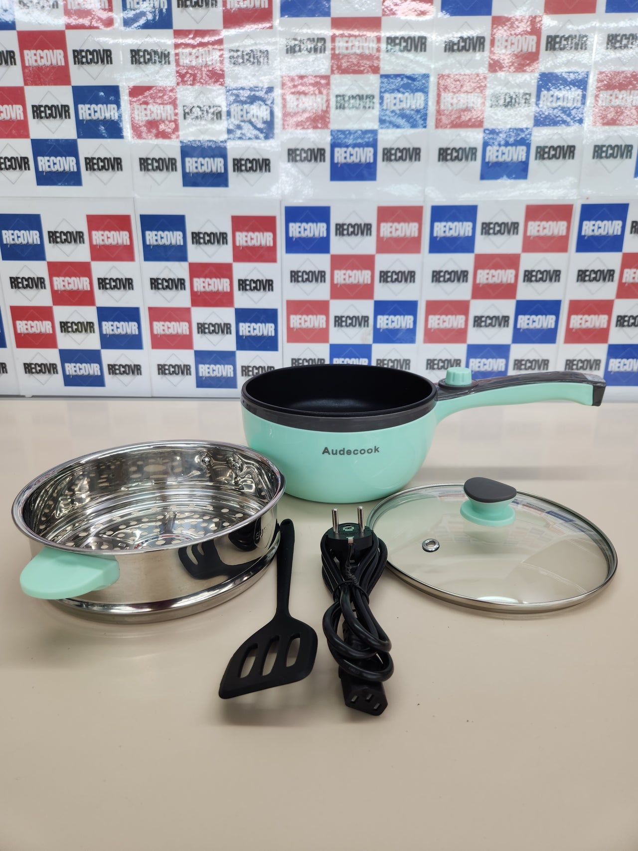 Audecook Olla eléctrica con vaporera, 20cm sartén eléctrica antiadherente, cazuela eléctrica pequeña para viajes, hotel, estudio - Verde