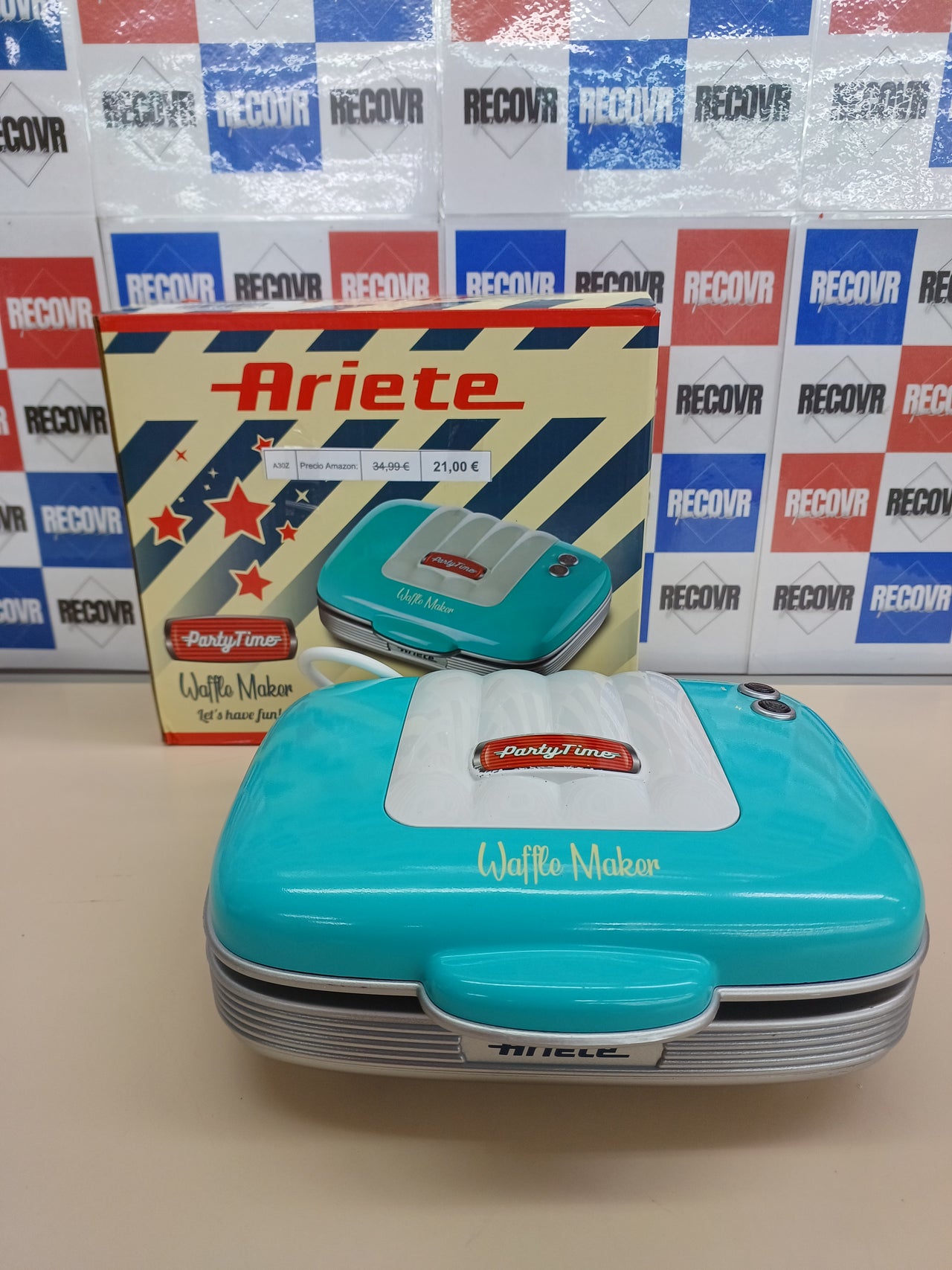 Gofrera 700W Party Time, Placa Antiadherente, Posición Vertical, Indicador Luminoso Encendido Apagado, Recogecable, AzulARIETE 1973/01