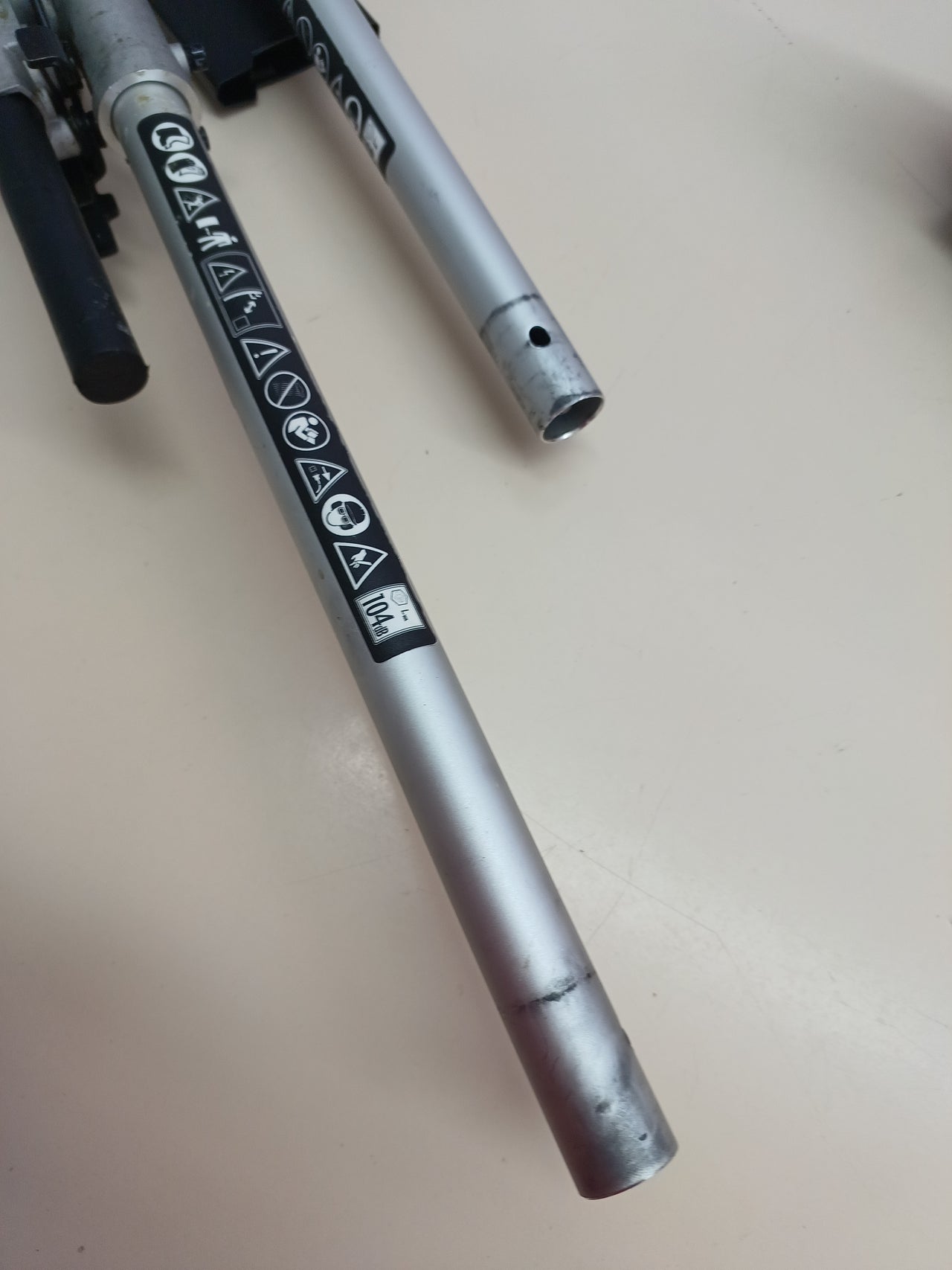 Motosierra/cortasetos eléctrica 900W barra 41 cm - Einhell