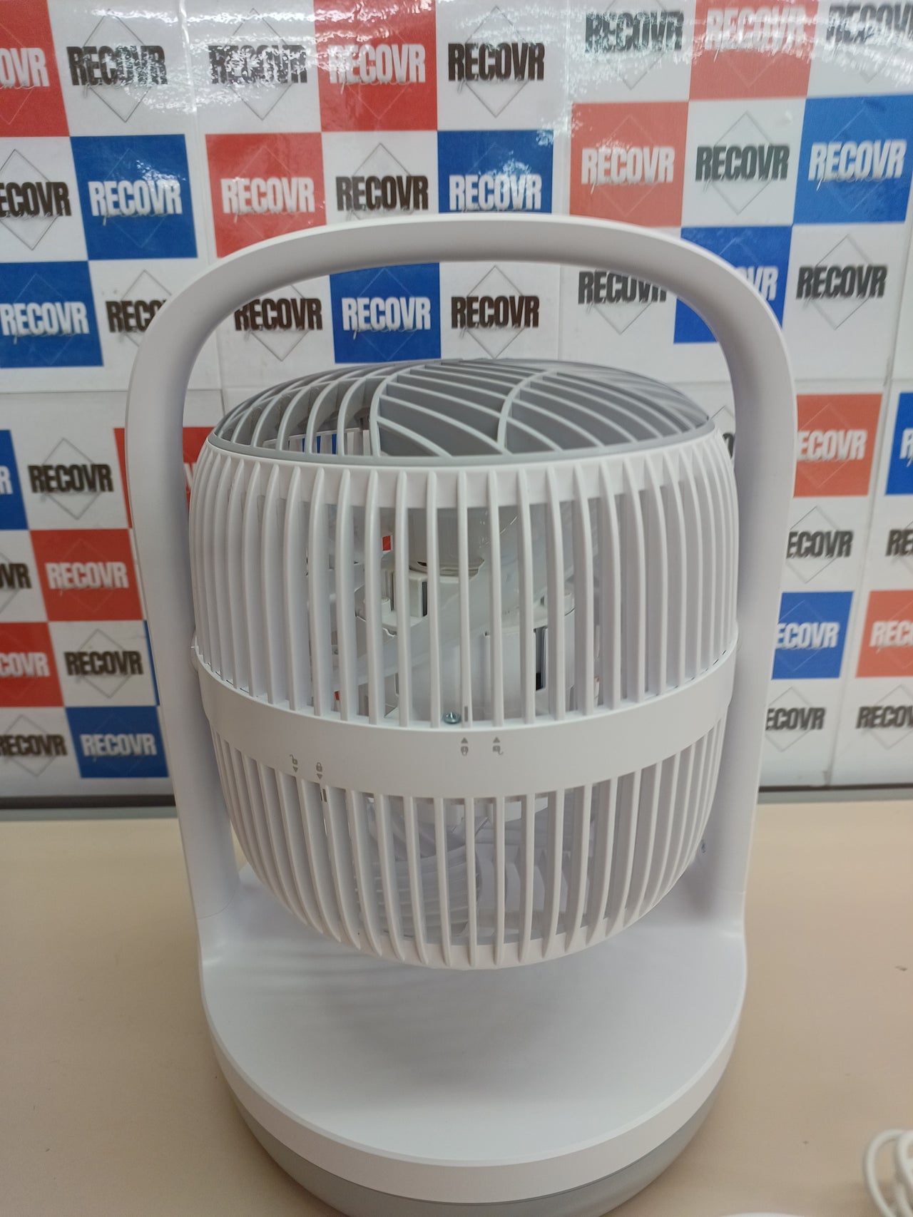 Ventilador sobremesa ultrasilencioso 23 dB con temporizador – Philips
