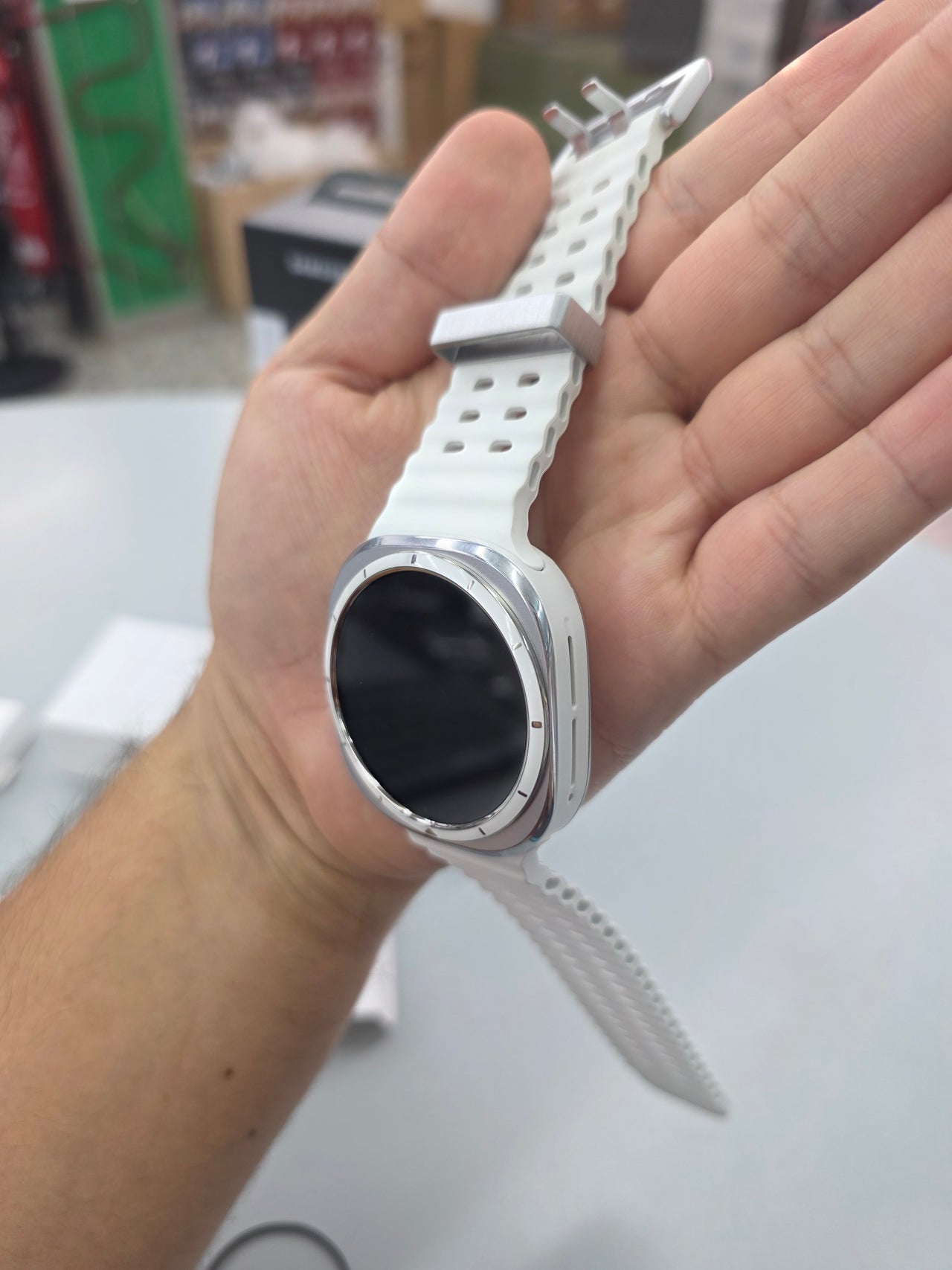 Samsung Galaxy Watch Ultra 2025 47mm - LTE WIFI GPS BLUETOOTH