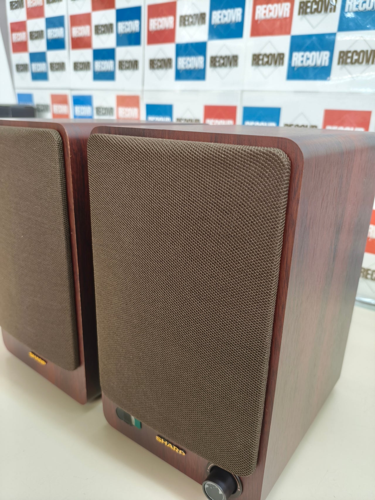 Sharp CP-SS30(BR), altavoces de estantería 60W, Bluetooth, marrón