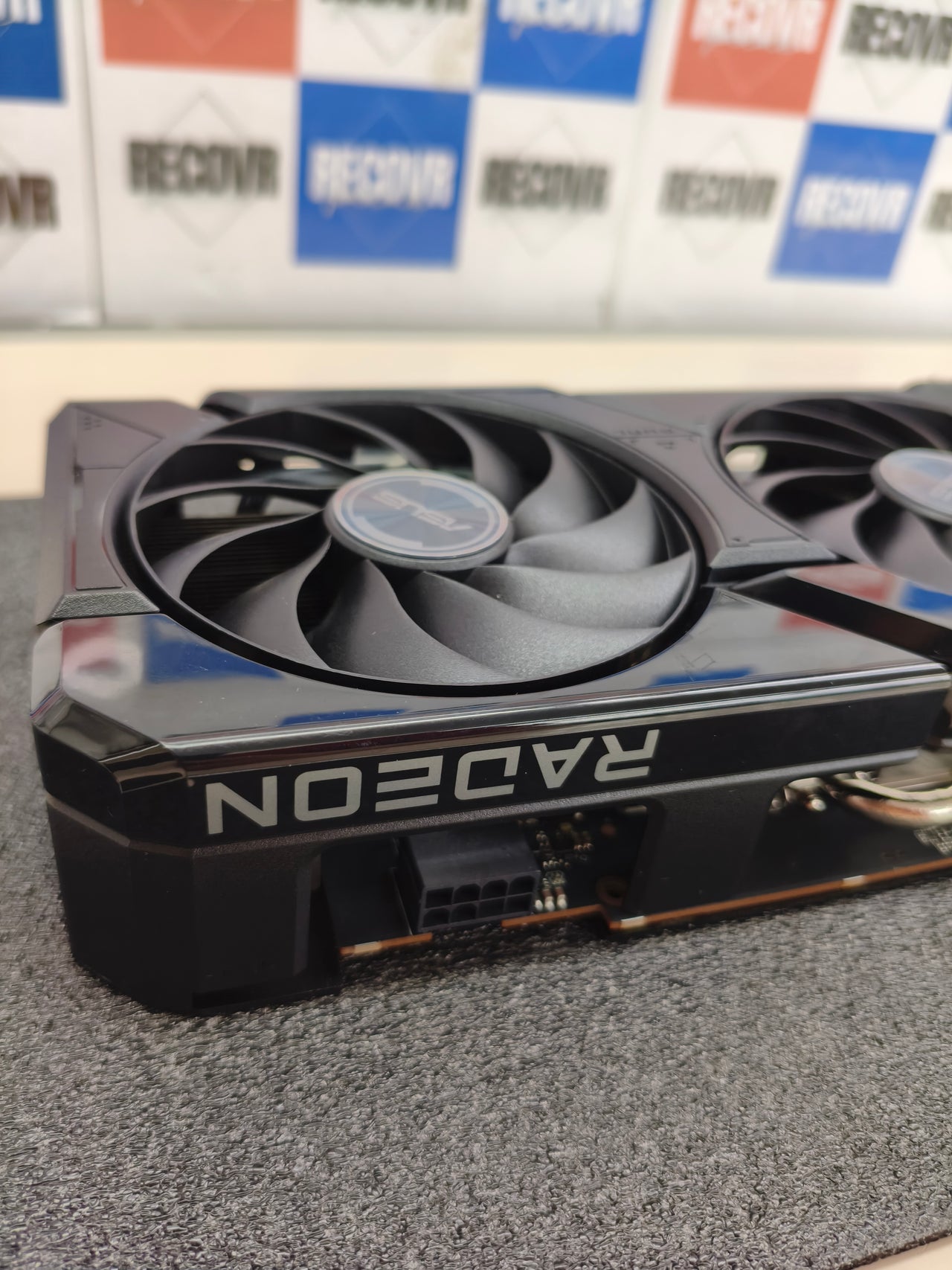 Tarjeta gráfica ASUS Dual Radeon RX 7600 EVO OC 8 GB