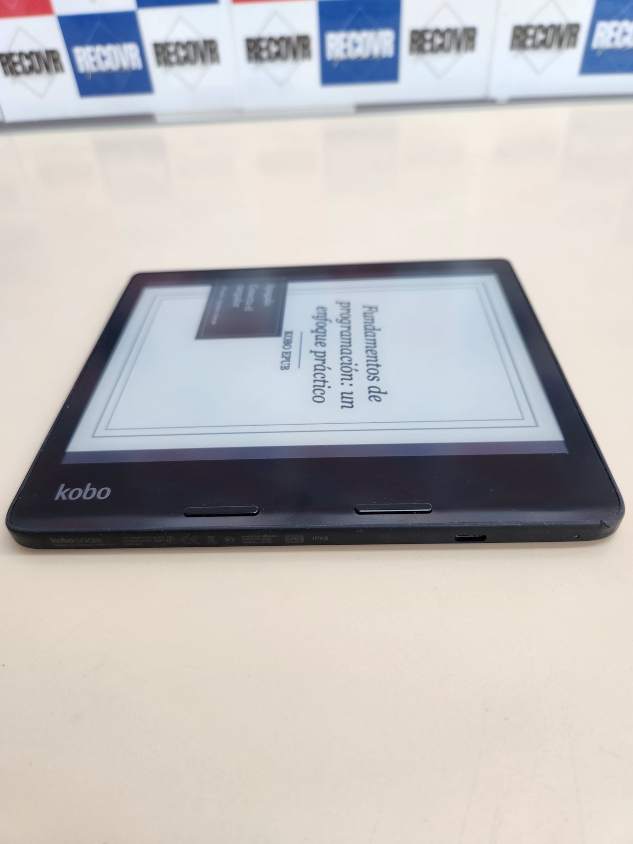eReader 8" táctil 32GB con Bluetooth e IPX8 Kobo