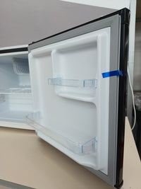 Thumbnail for CHIQ Minibar capacidad 46L, Compresor incorporada, Botellero y Compartimiento Congelador, Control de Temperatura regulable, Bajo Nivel de ruido, Puerta Reversible, Color Negro