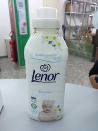 Lenor Ammorbidente Concentrato, 525ml dermatologicamente testato, 0% coloranti, profumo delicato