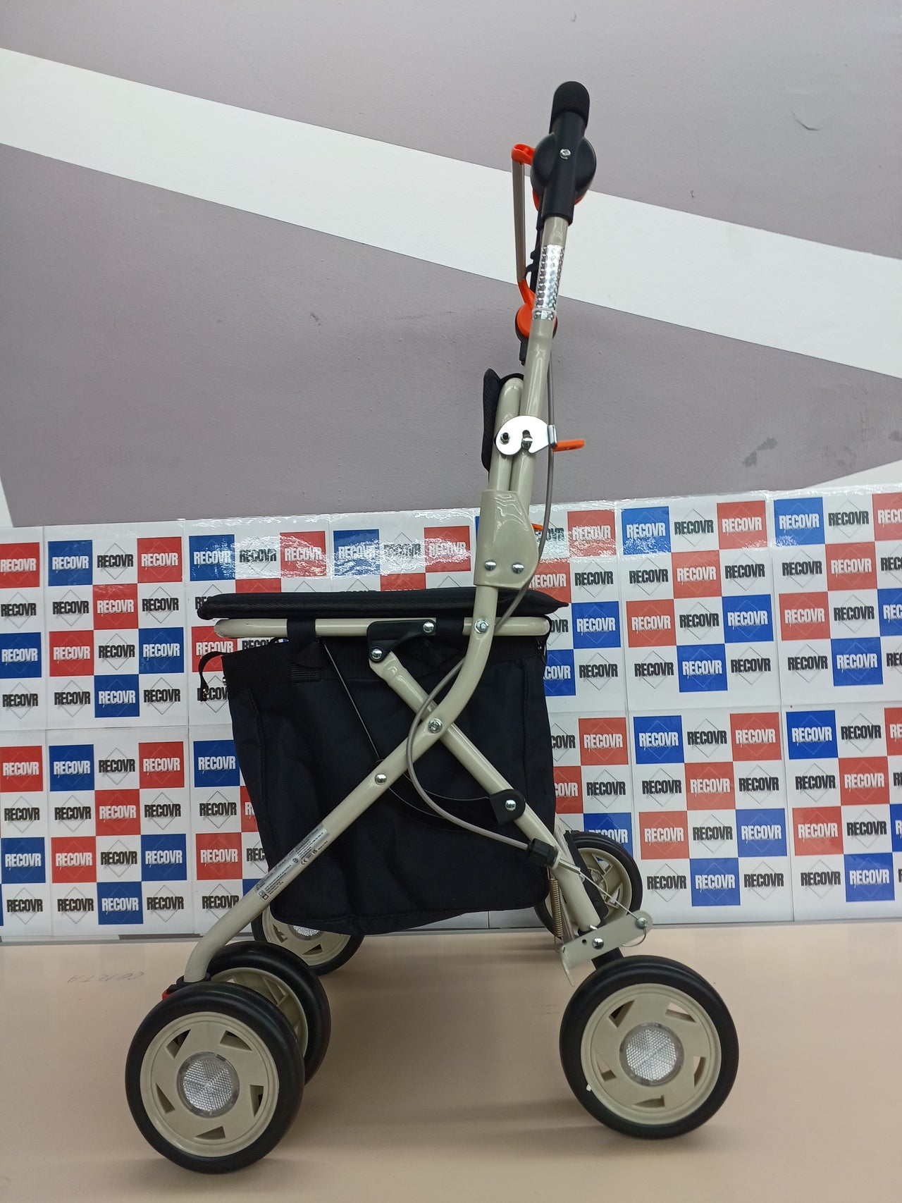 Mobiclinic®, Andador Plegable, Carro de la Compra con Asiento, Coliseo, Monomando, Acero, Gran Cesta, Respaldo y Acolchado, Sistema Frenado, Ruedas 360º, Negro