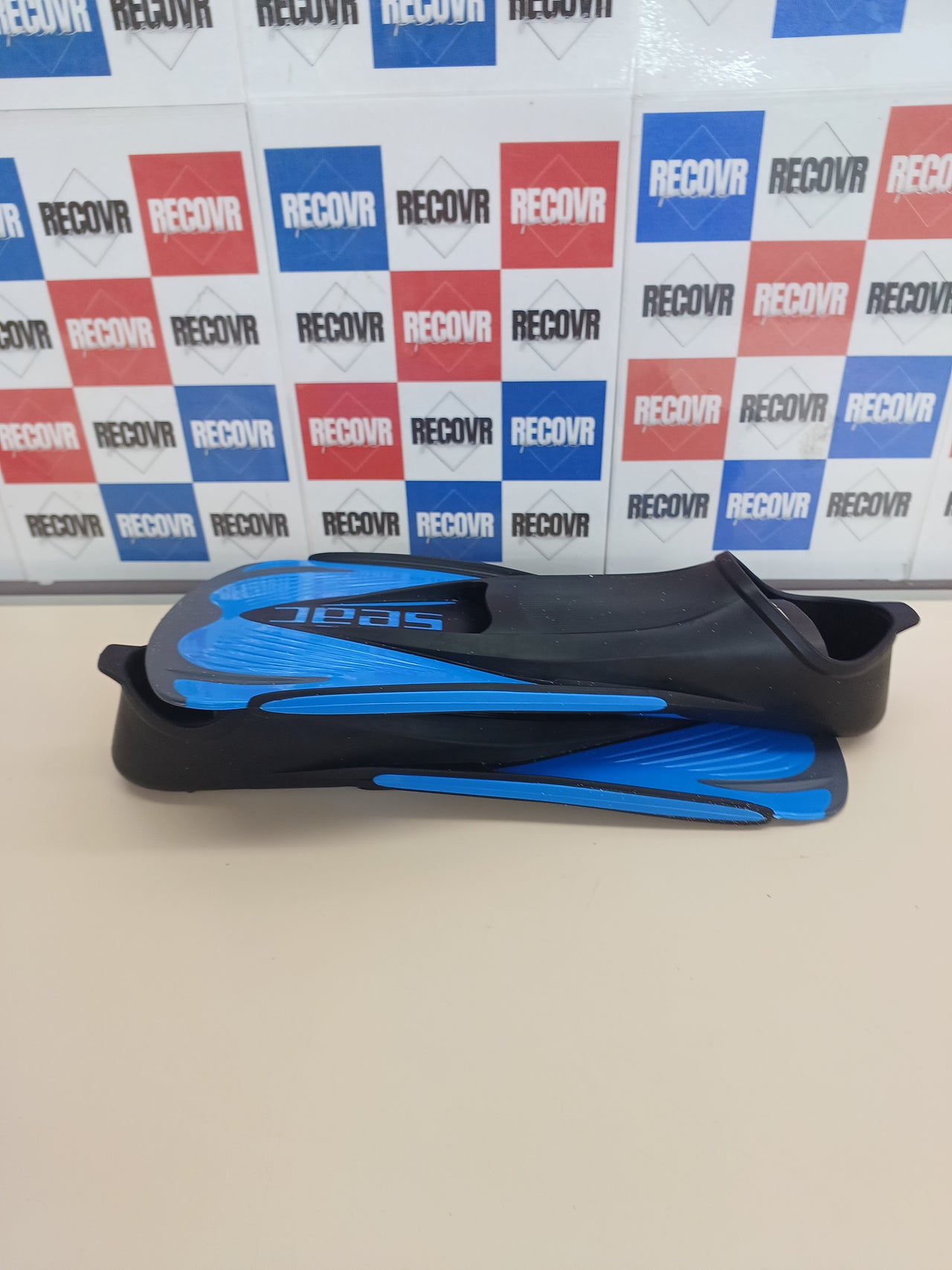 Aletas talla 36-37 cortas natación piscina y mar SEAC.