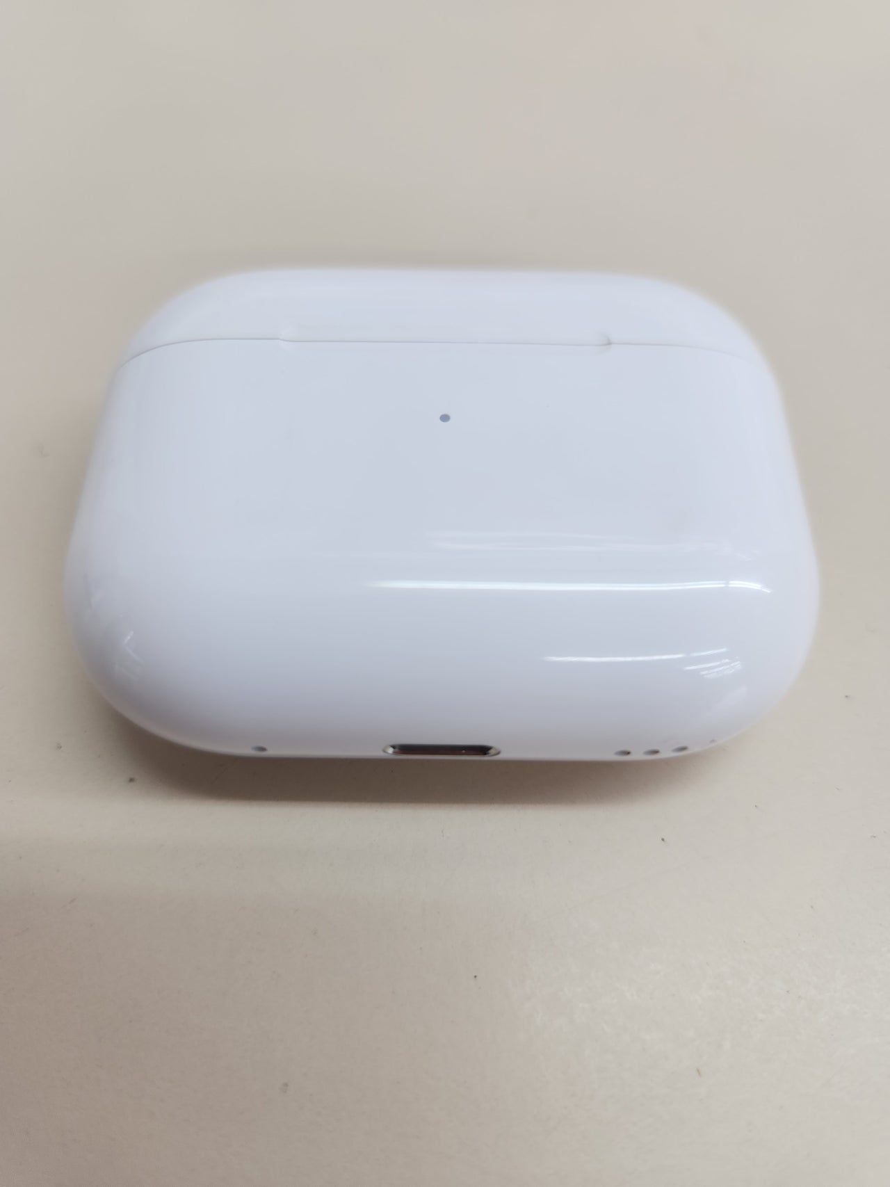 Estuche Carga Inalámbrica AirPods Pro 1 Gen 660 mAh + Lightning Phonix