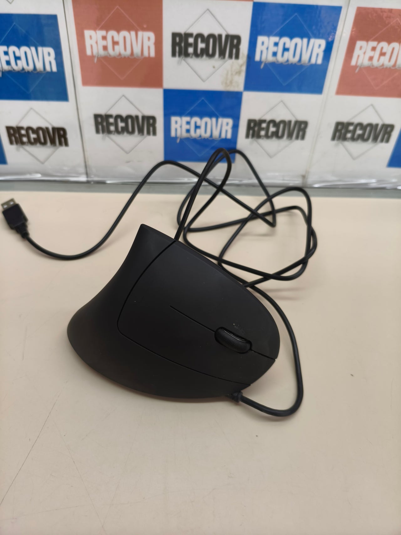 Ratón ergonómico vertical por cable Trust Verto