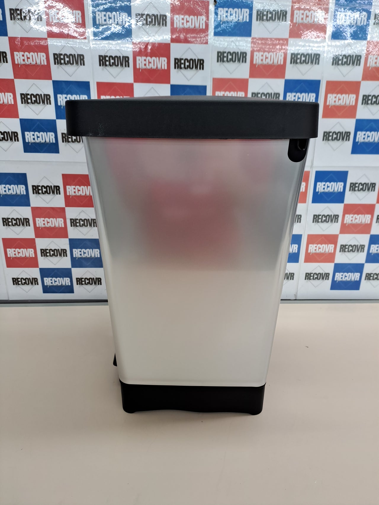 Cubo basura 21L pedal plástico BPA gris Tatay