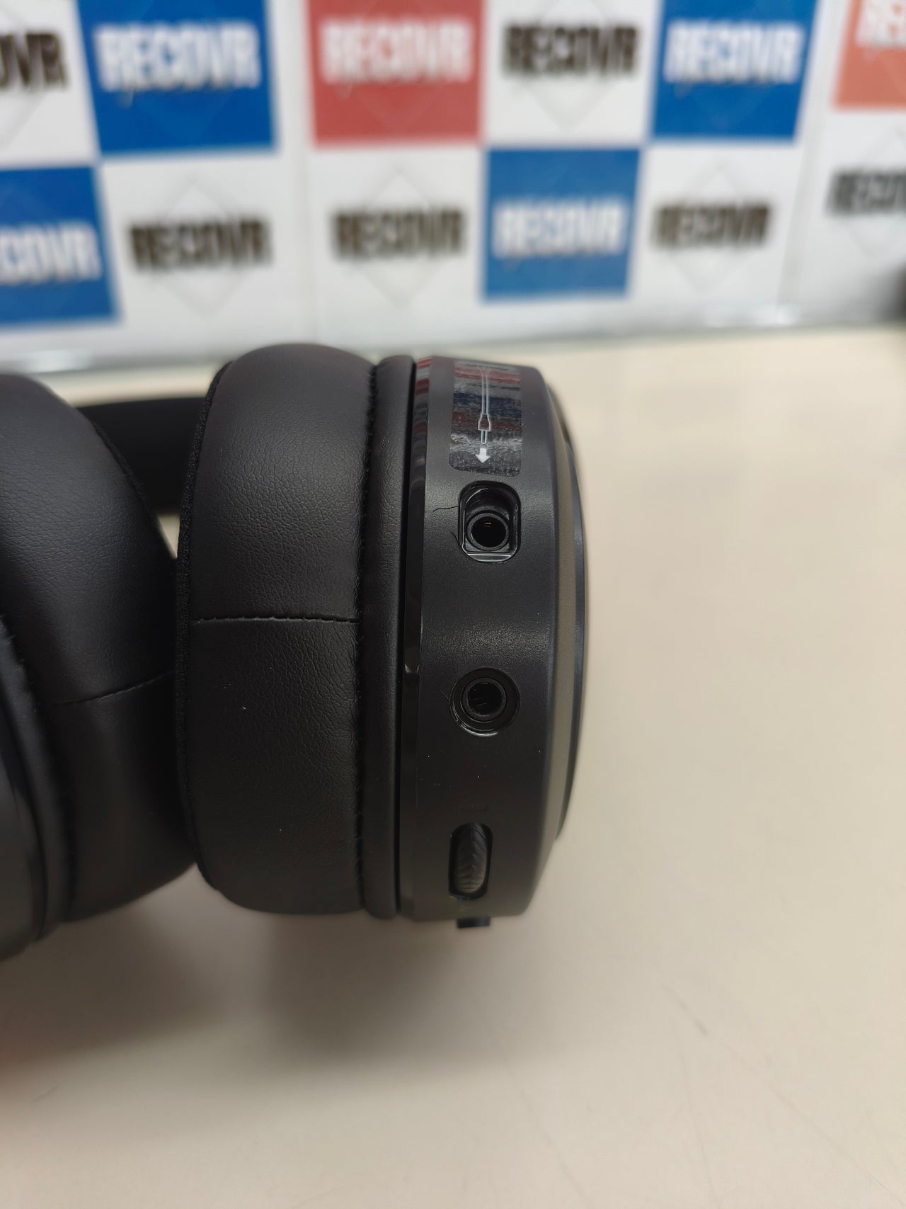 Auriculares gaming con licencia oficial para PS5 y PS4