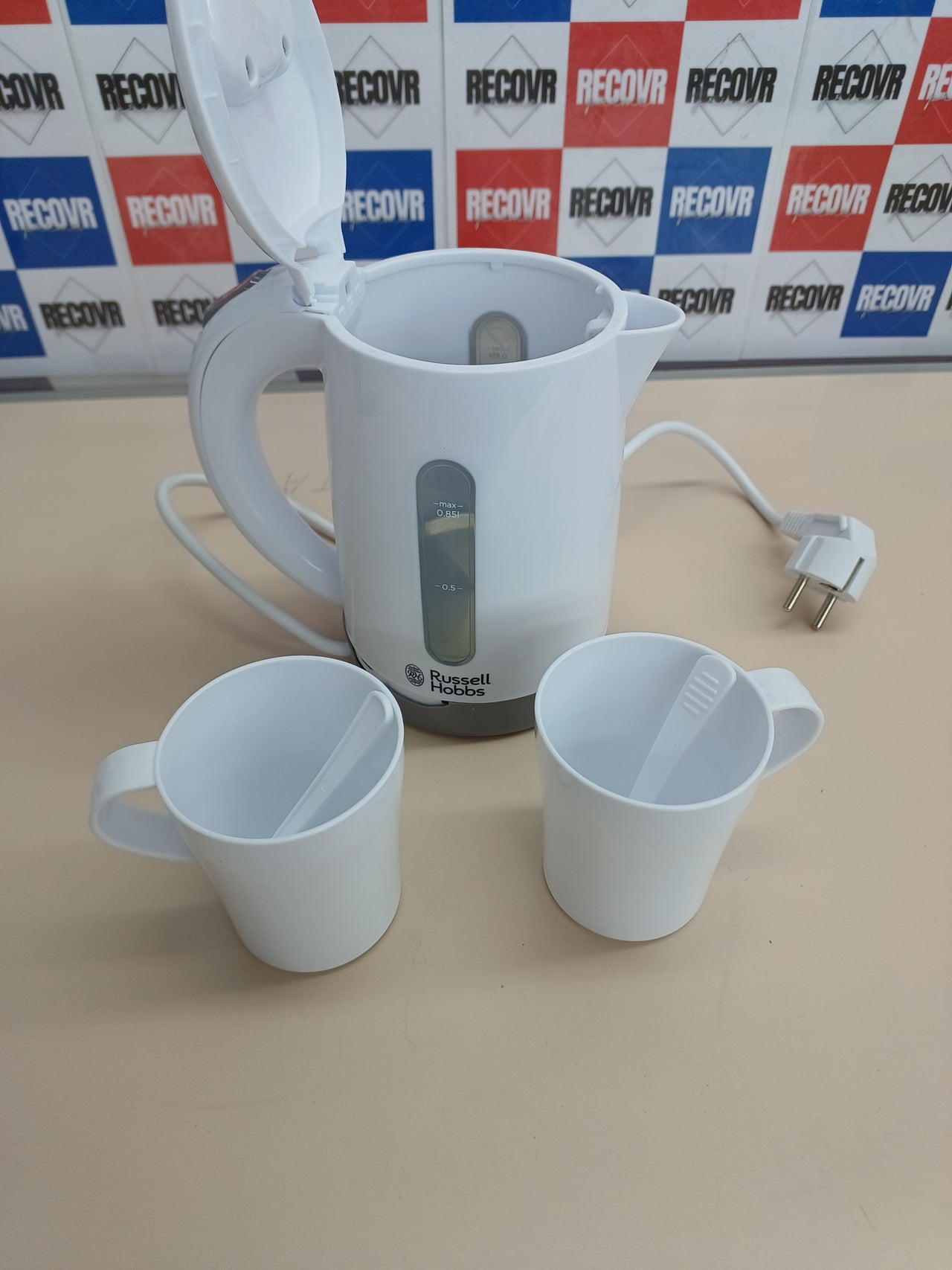Hervidor Agua Eléctrico Travel  0,85 litros, 1000 W, Hervidor Viaje, 2 Tazas y Cucharas, Filtro Extraíble, Indicador Nivel Agua, Plástico, Russell Hobbs.