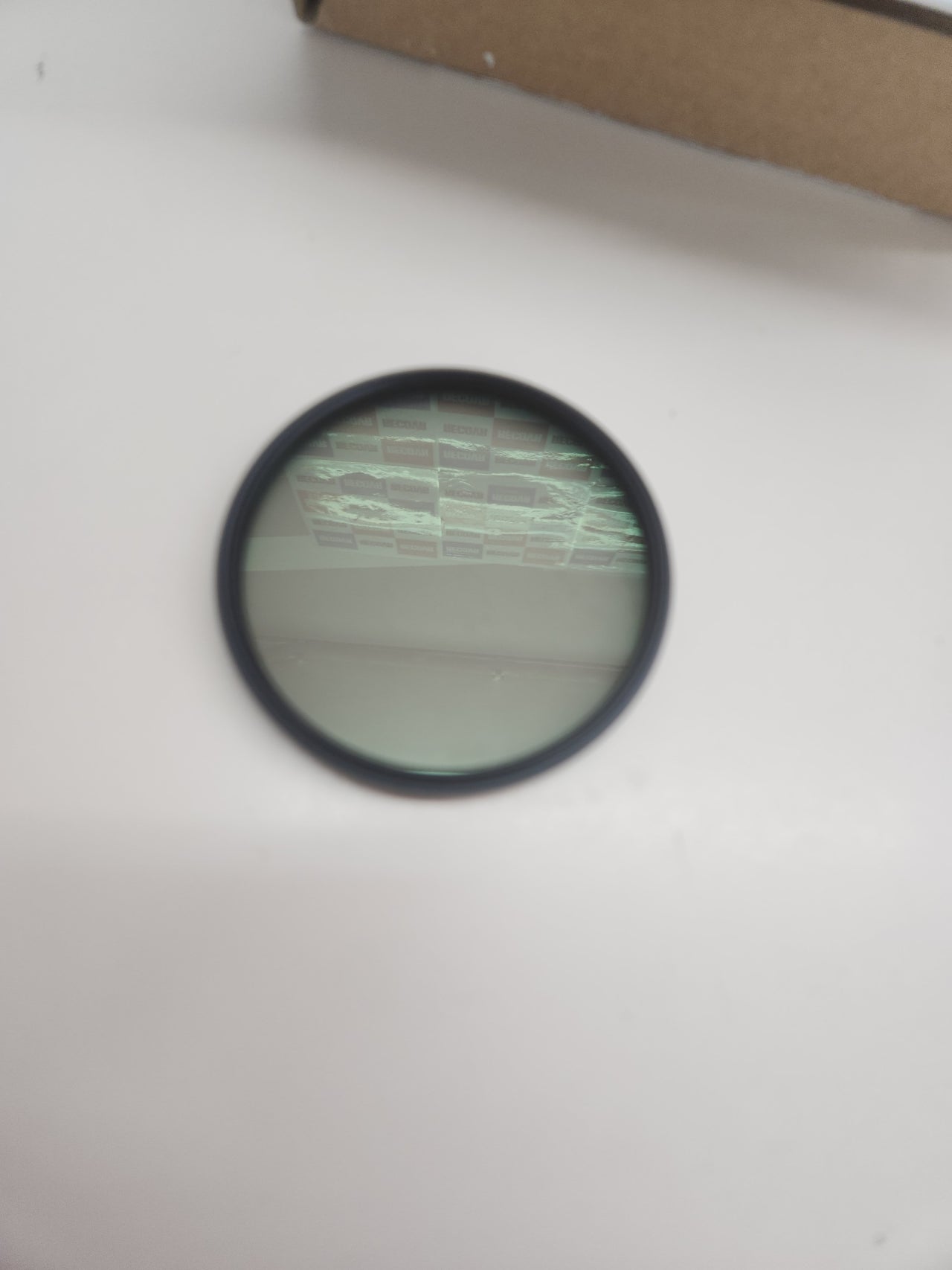 Filtro Protección 77 mm Polarizador Circular para Colores más Profundos, Reducción Reflejos y Deslumbramientos, Multicapa, Protege contra Polvo, Suciedad y los Arañazos Amazon Basics