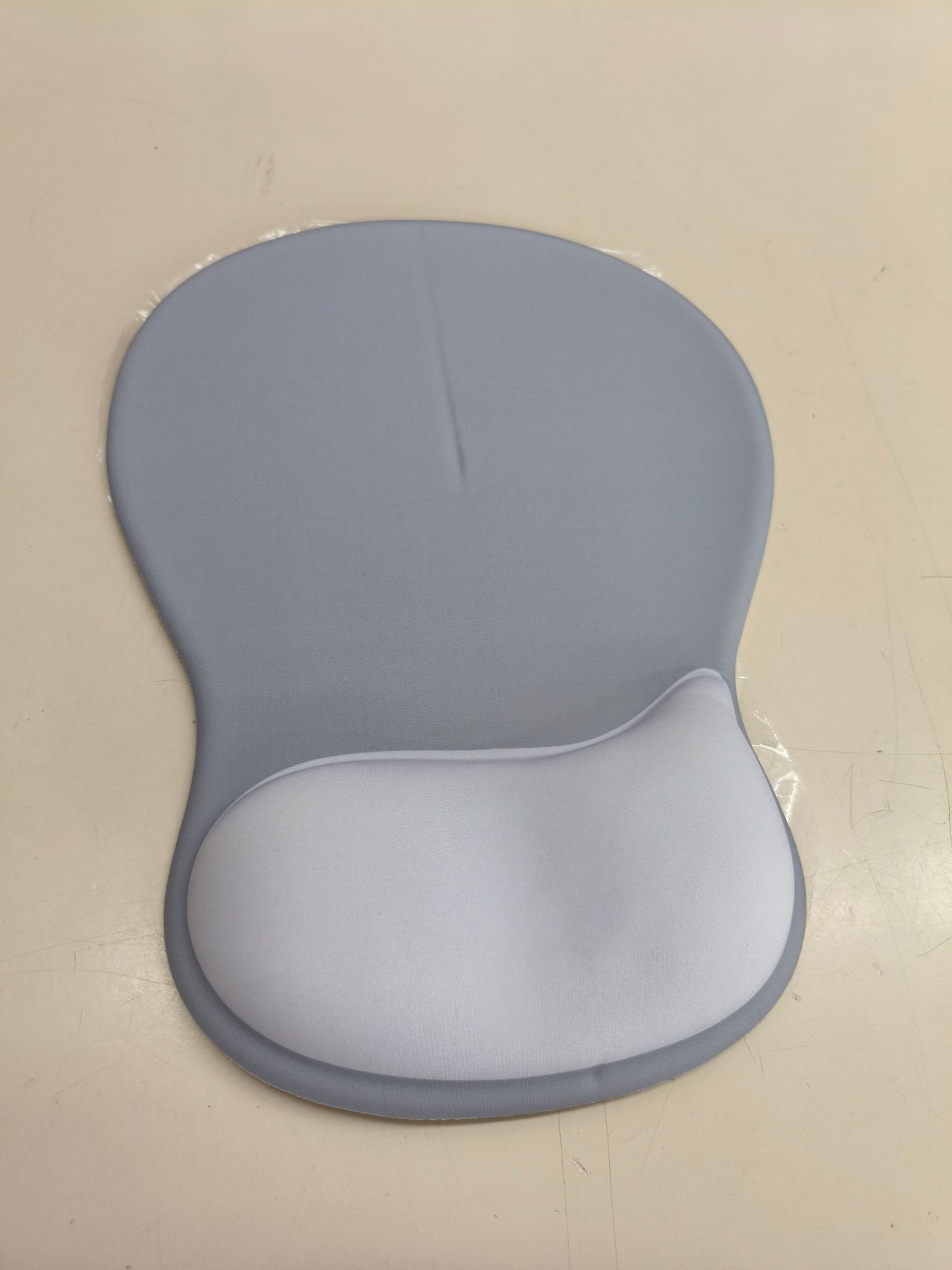 Alfombrilla de ratón ergonómica con reposamuñecas acolchado gris claro