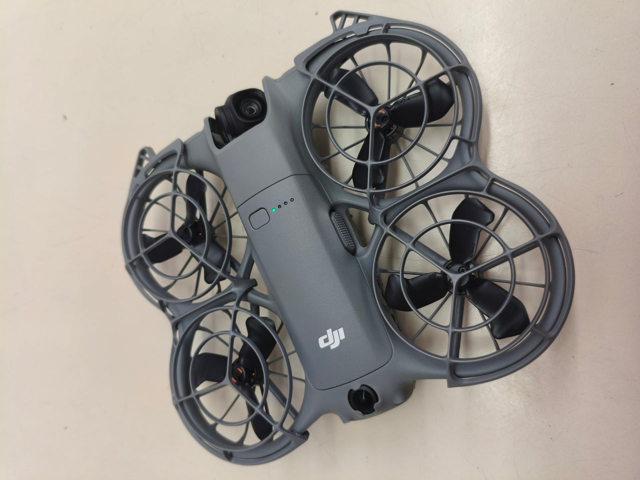 Dron DJI Neo 2 4K (solo dron)