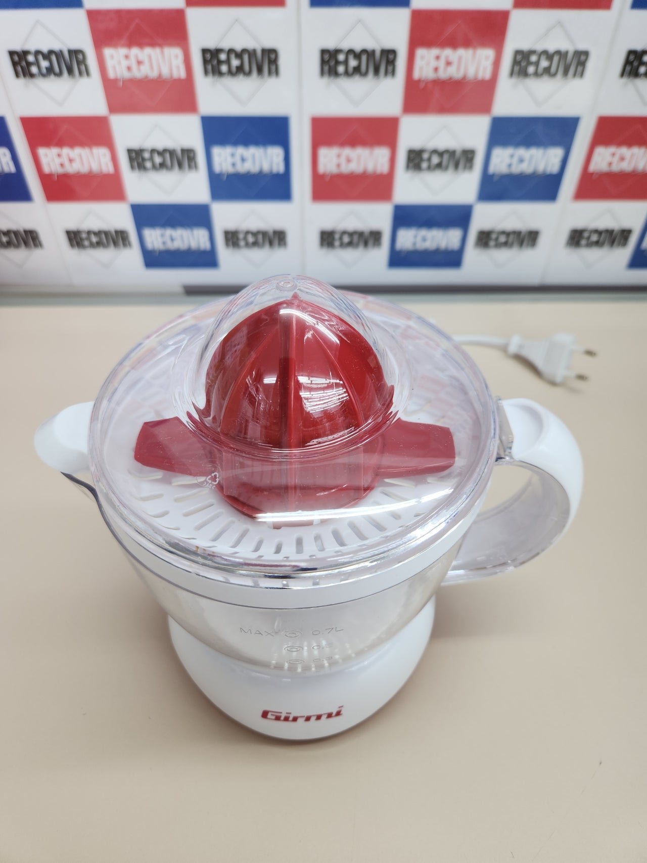 Exprimidor de cítricos, 25W, capacidad 700cc, Doble copa para exprimir, Regilla filtrante, Blanco/Rojo Girmi SR0201