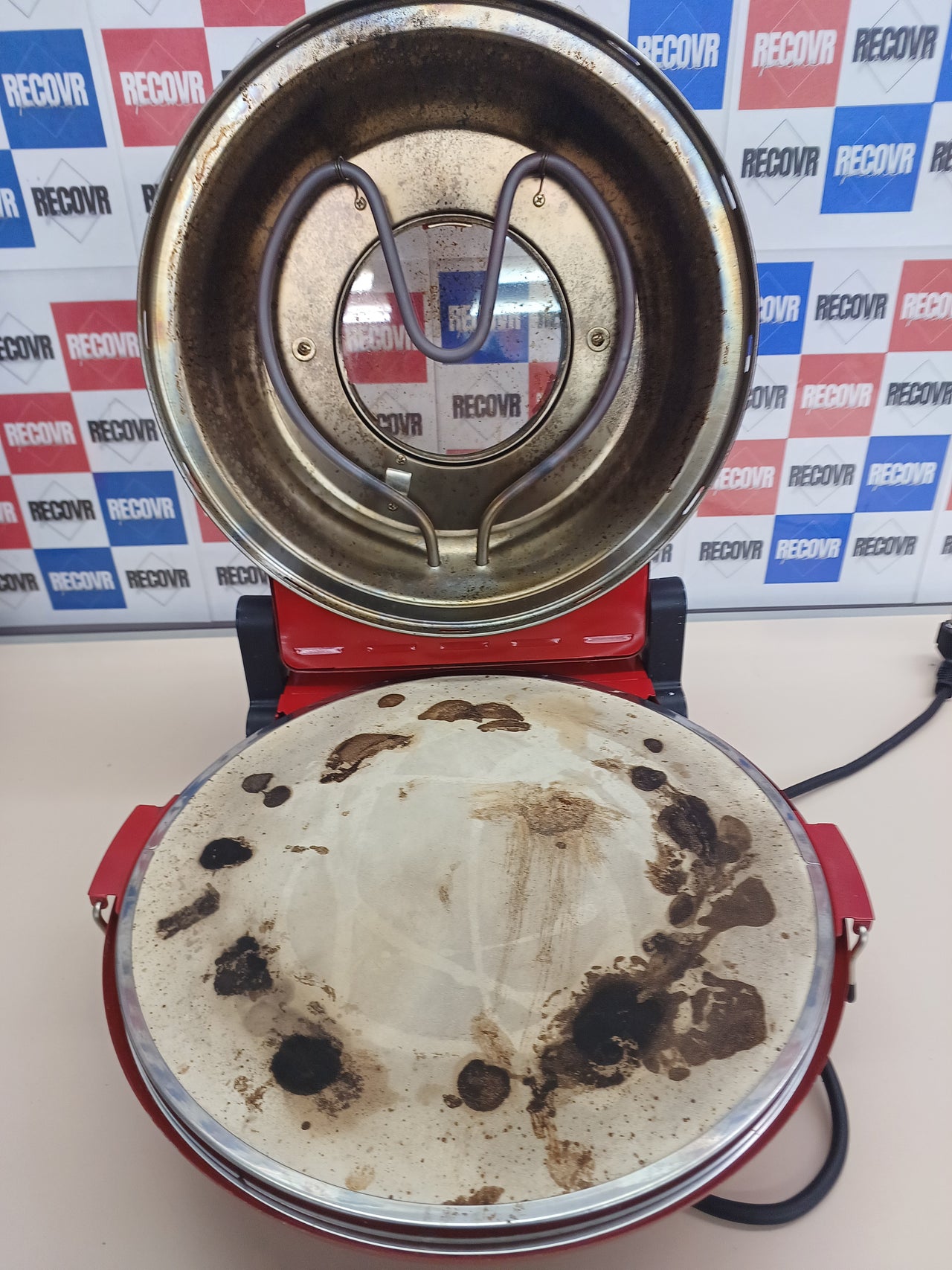 Horno grill 1200 W, Temporizador 15min, Temperatura max de 420ºC