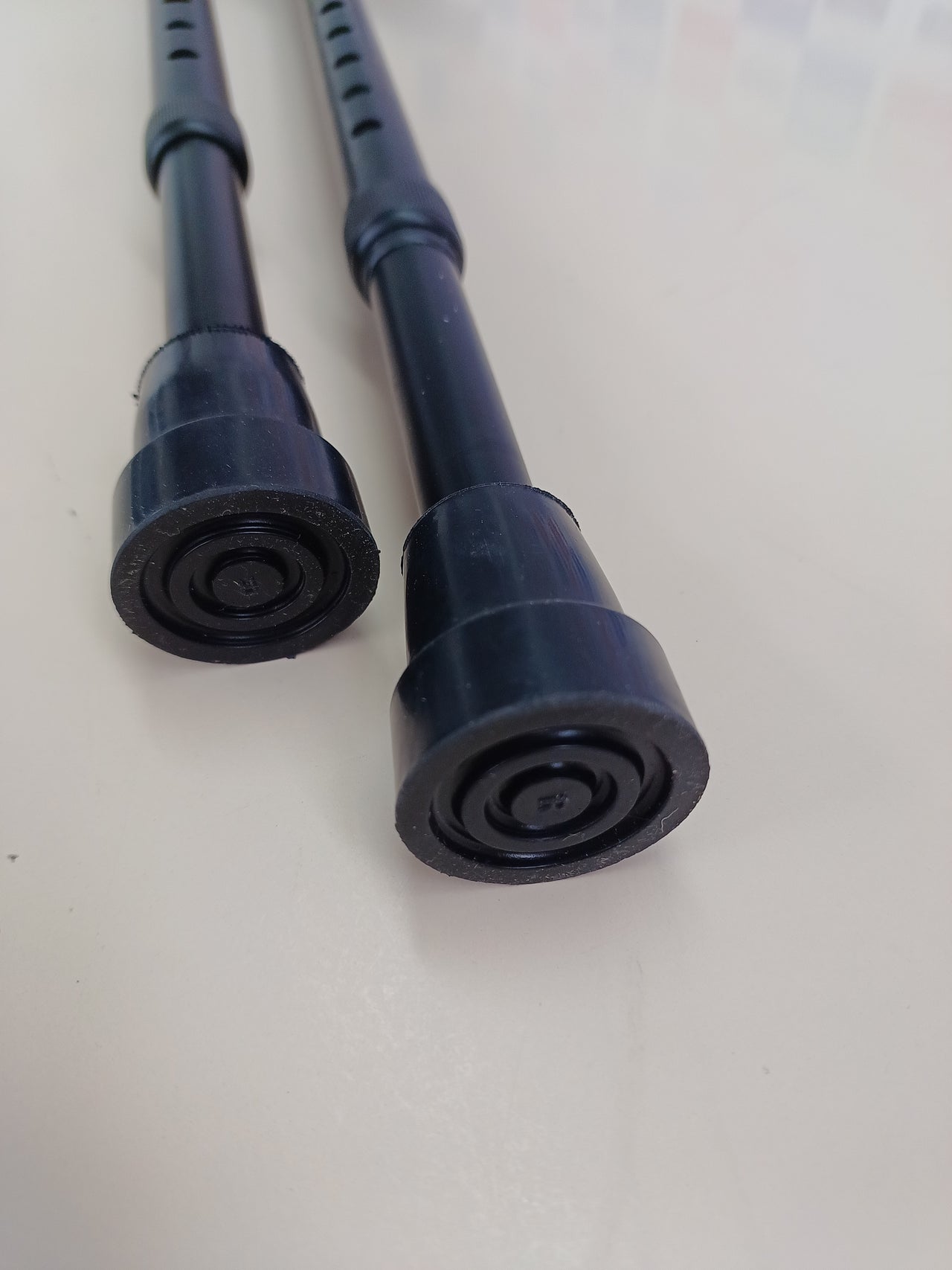 VEVOR Muletas de Antebrazo para Adultos Plegables con Altura Ajustable de 10 Niveles, con Puño Abierto para Cirugía de Lesiones en las Piernas para Discapacitados, 1 Par, 175 x 125 x (962-1192) mm