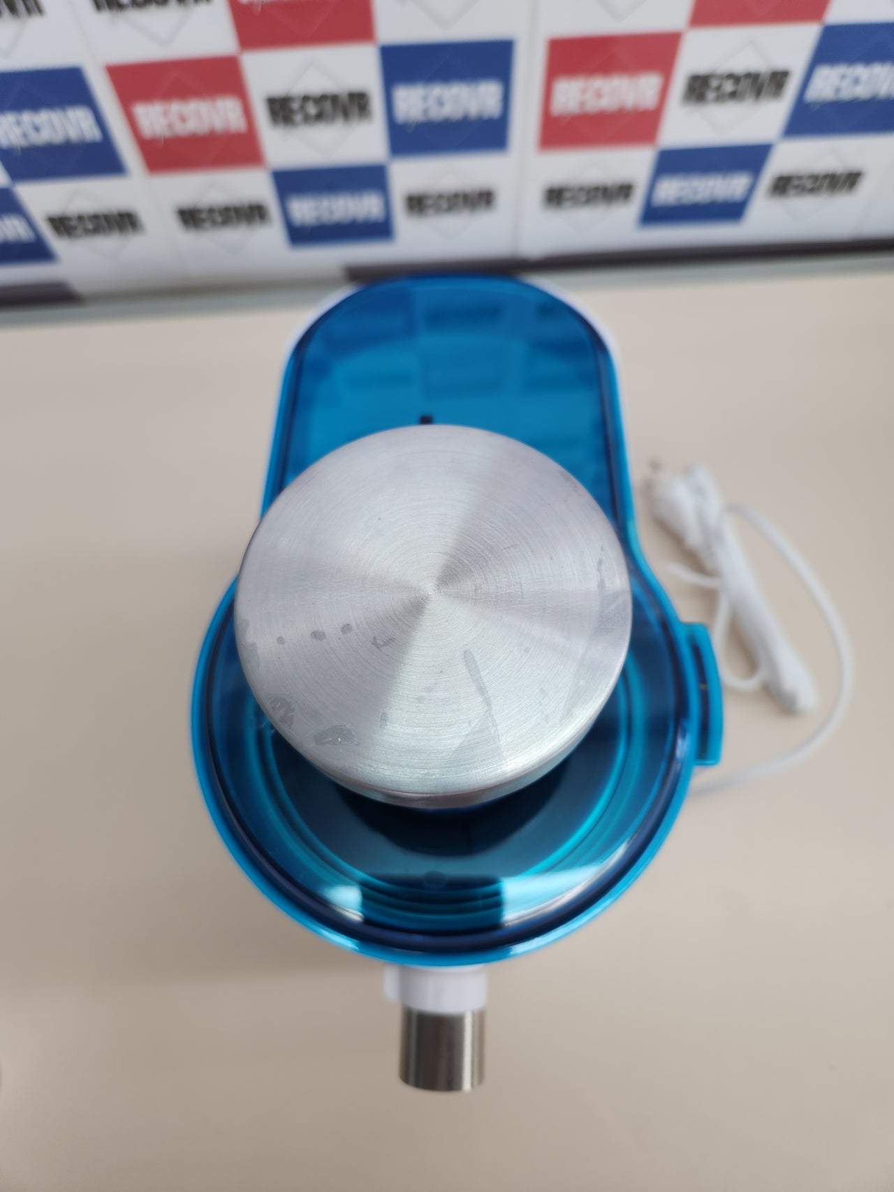 Licuadora Orbital Cecotec Juice&Fresh 400 Titan White con motor de 400 W, 20 000 rpm, 2 velocidades, disco de titanio, sistema antigoteo y jarra de 350 ml