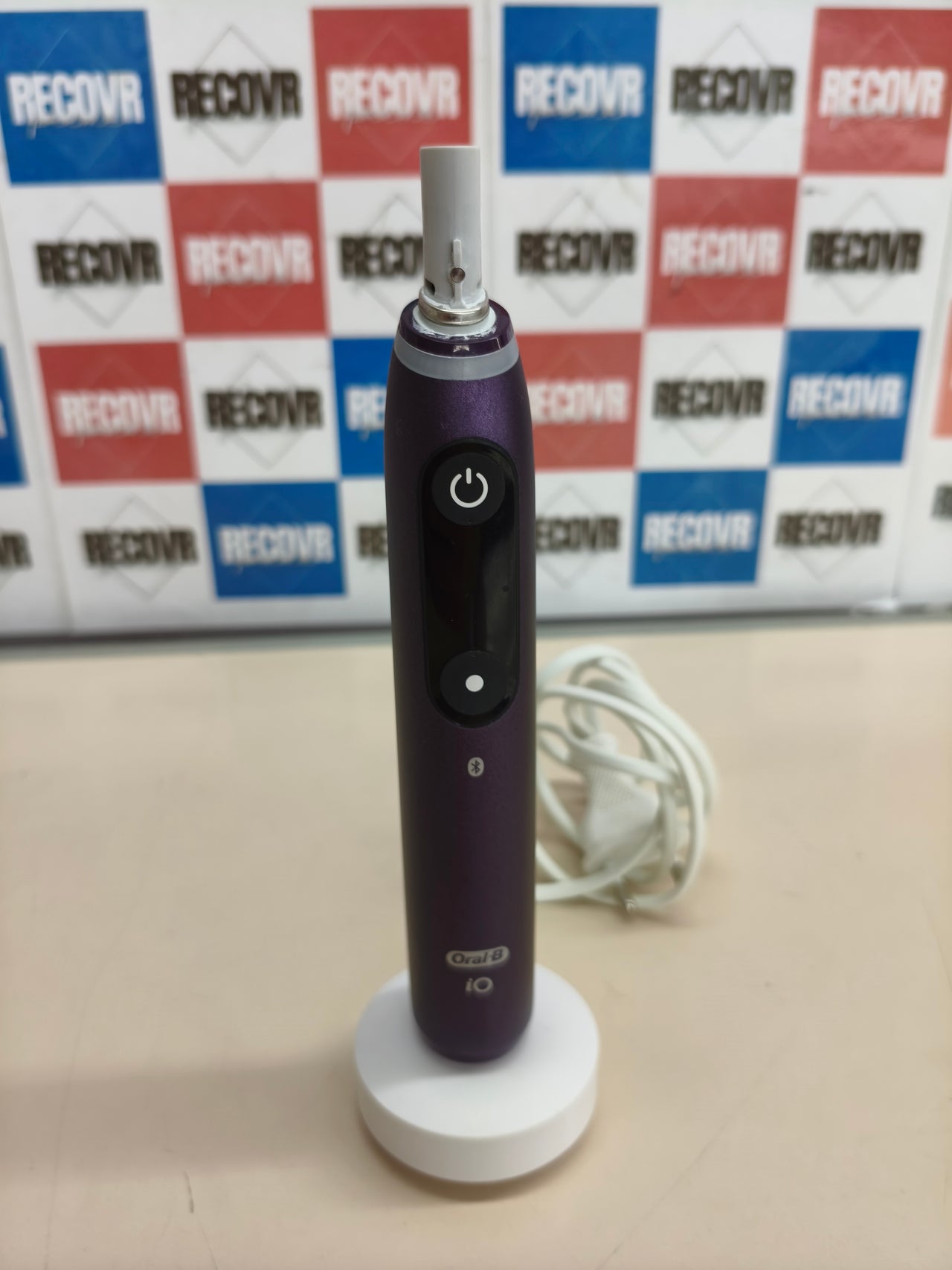 Cepillo de dientes eléctrico Oral-B iO 8N violeta