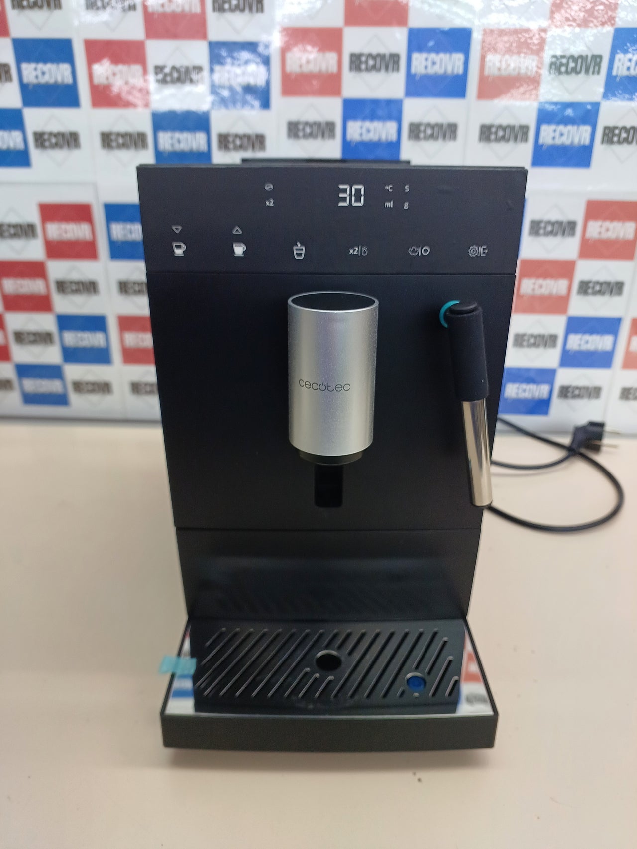 Cafetera superauto 19 bar con vaporizador — Cecotec