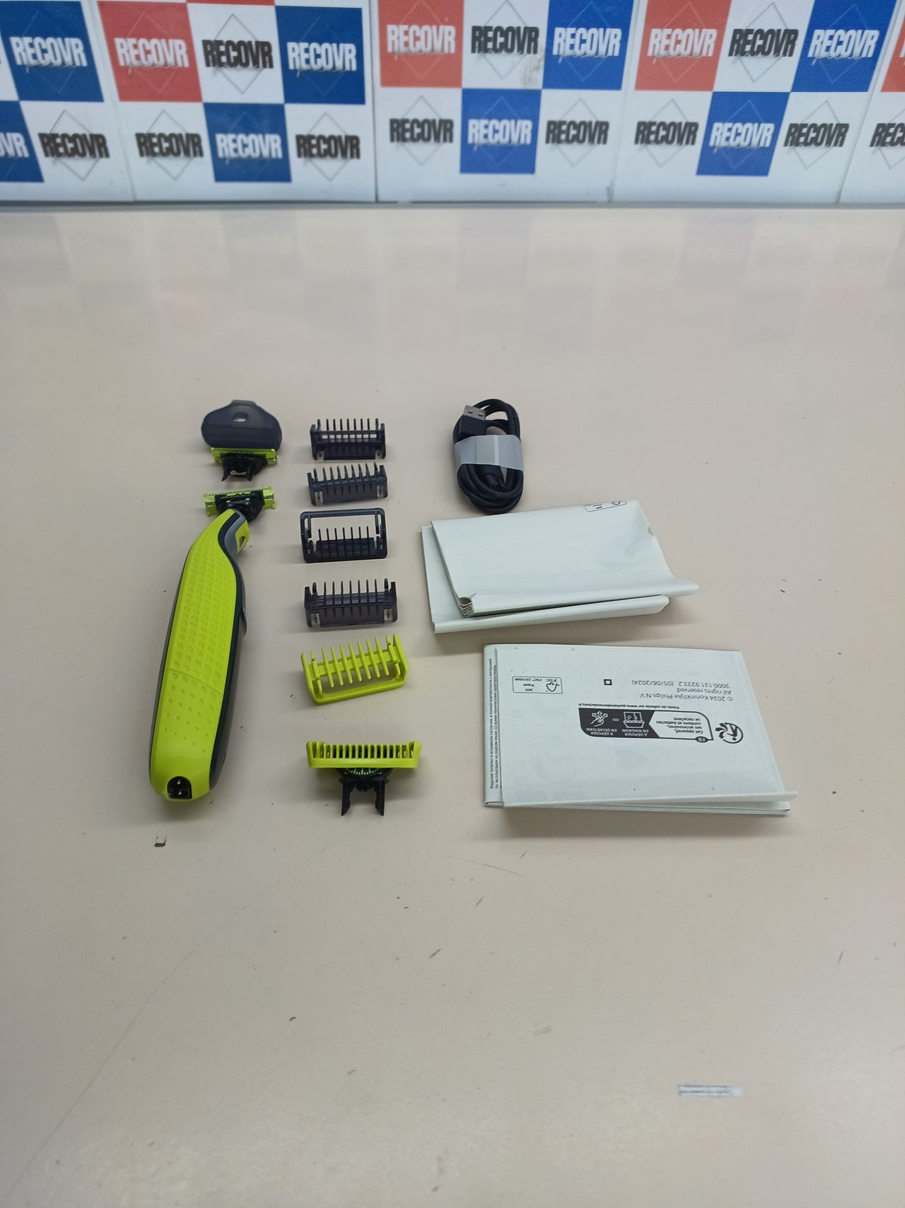 Afeitadora recortadora Bluetooth 60 min OneBlade 360 Philips