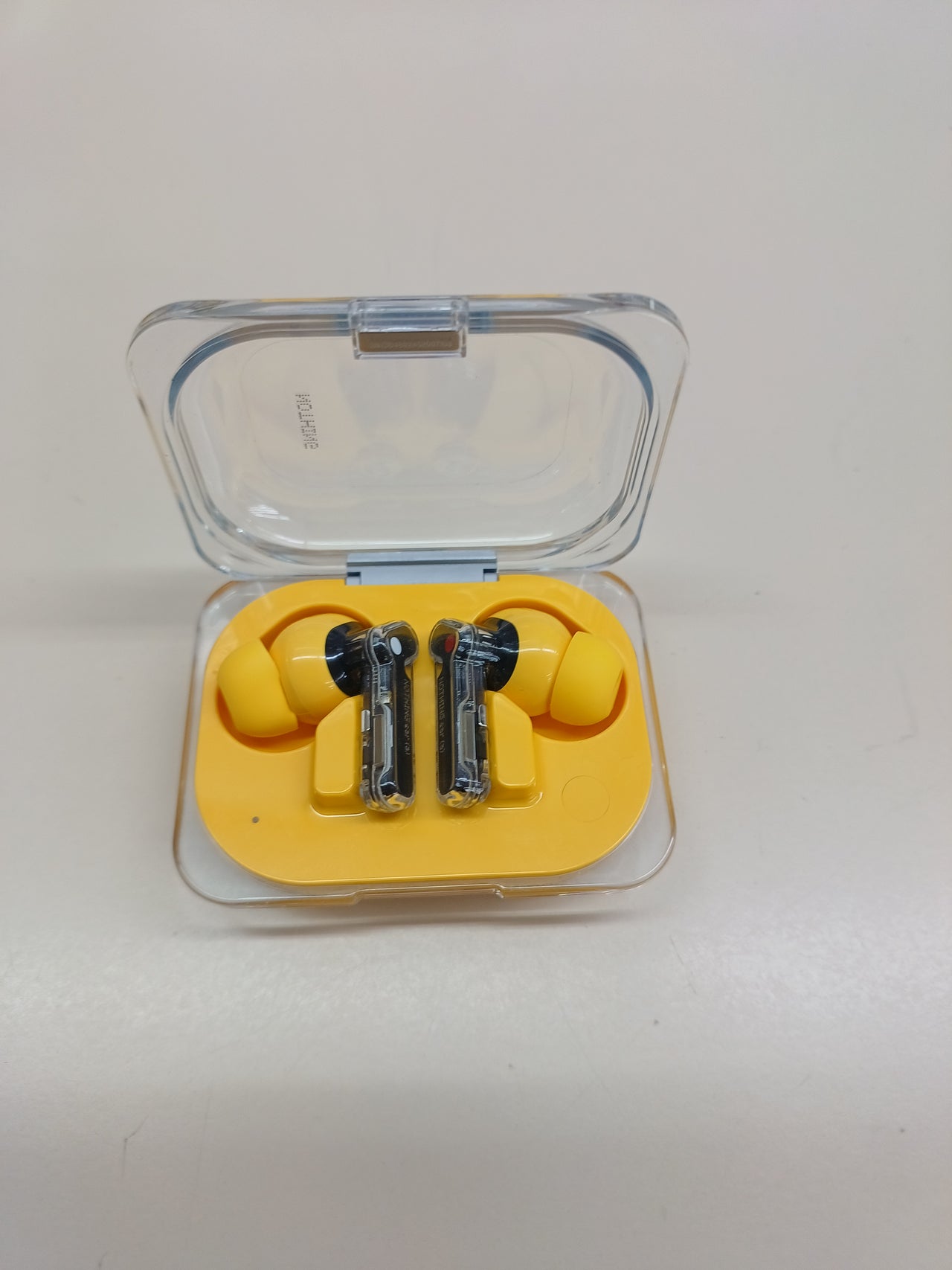 Auriculares ANC con 42,5 h y graves mejorados Nothing