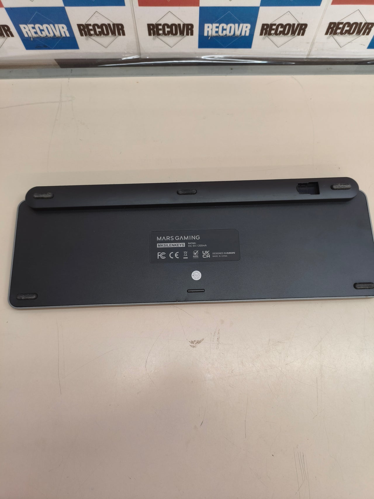 Teclado inalámbrico compacto con tecla AI