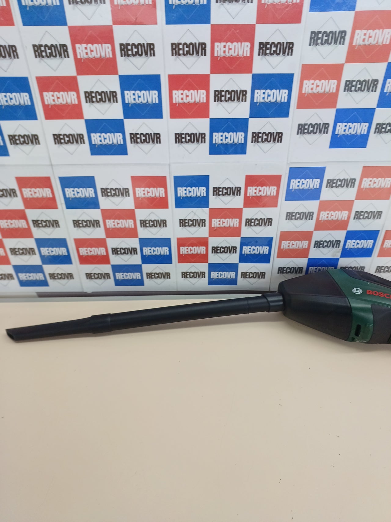Aspirador batería 18V compacto y versátil BOSCH